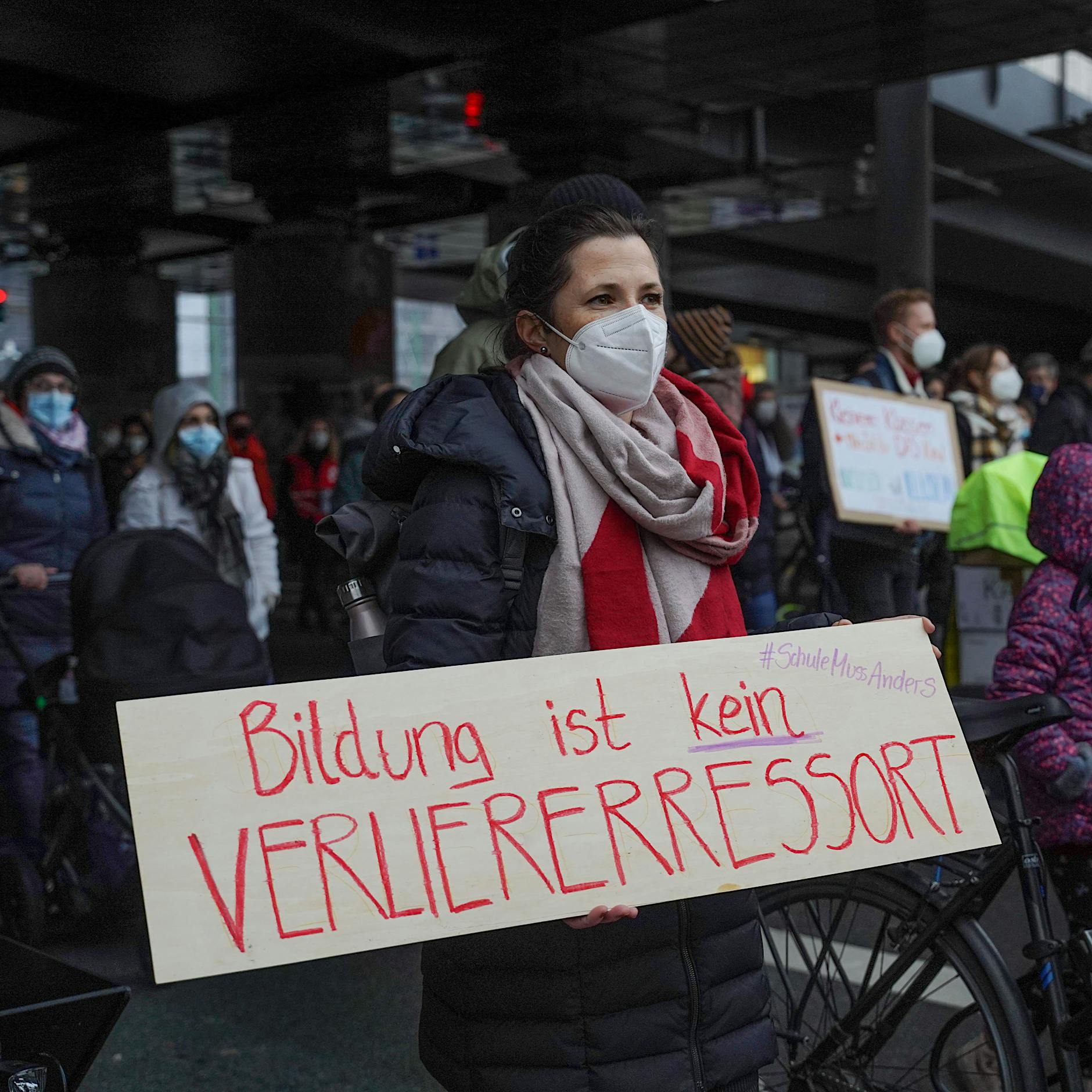 Auf die Barrikaden: Protestbewegung gegen Kürzungen im Bildungsbereich in Berlin