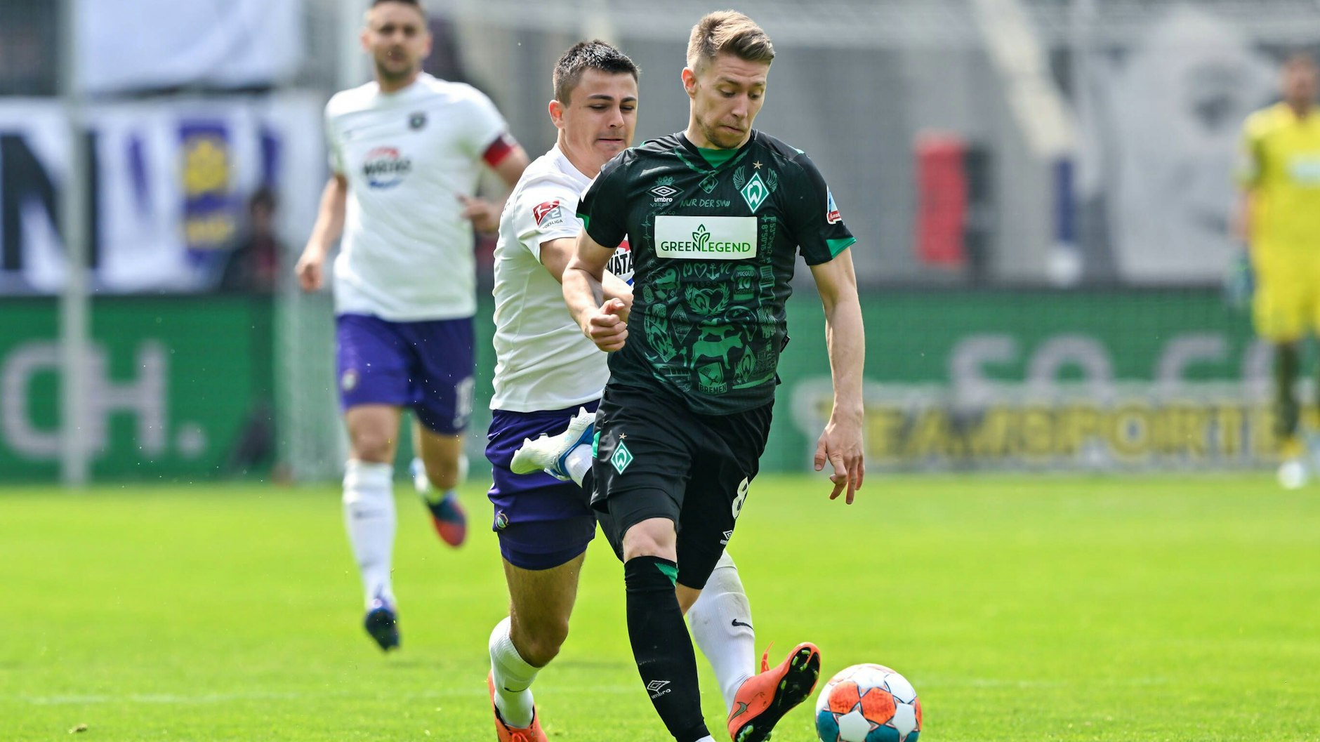 Werder Bremen mit dem Ex-Herthaner Mitchell Weiser hat den direkten Aufstieg selbst in der Hand.