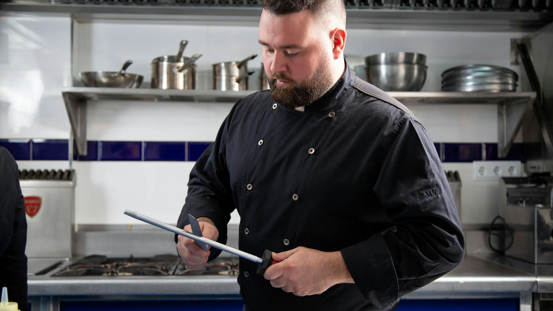 Natürlich muss ein Messer geschärft werden, sobald die Klinge stumpf ist.
