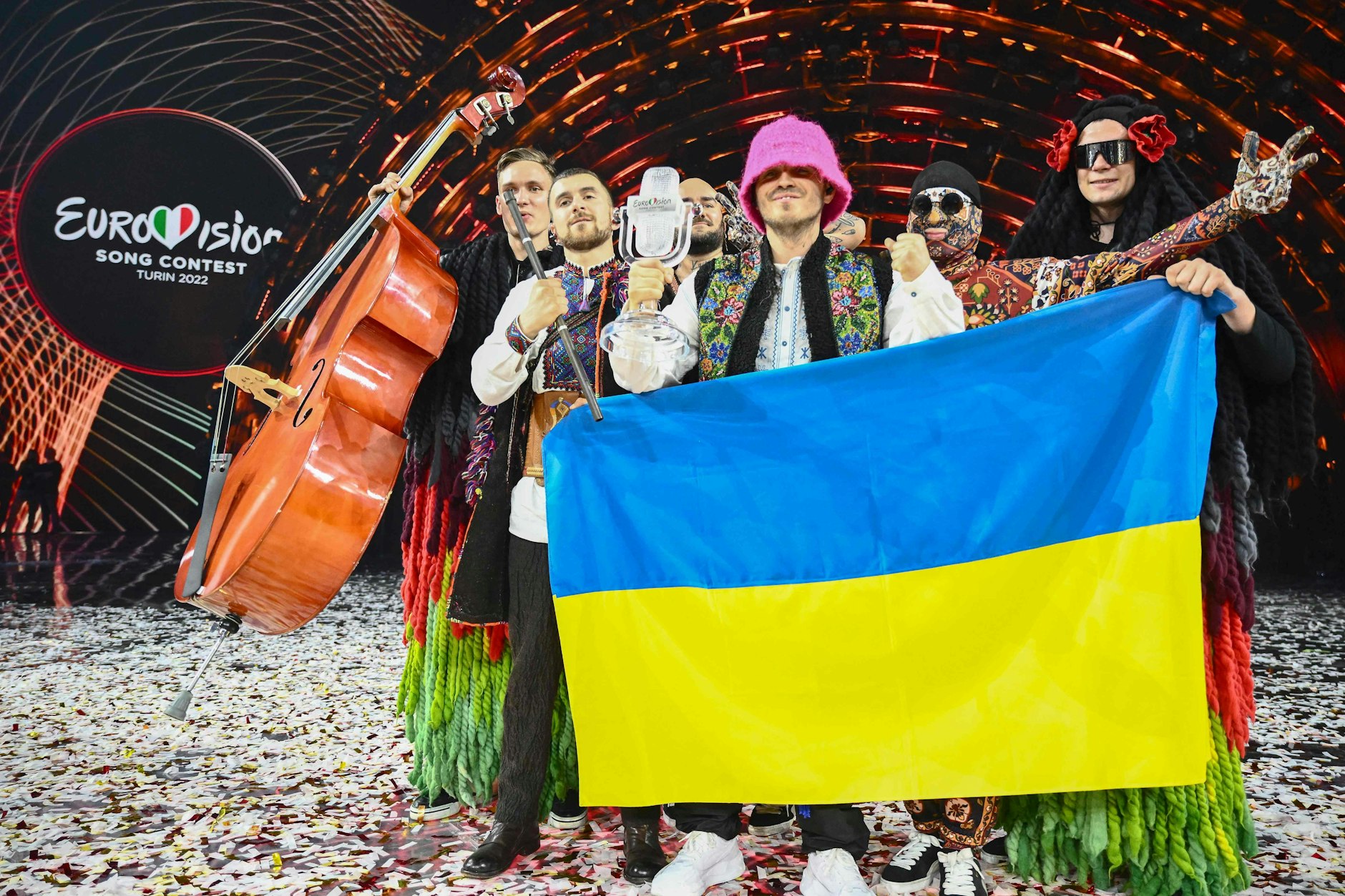 Die Band Kalush Orchestra nach ihrem Sieg im ESC – völlig verdient und wichtiger denn je, findet unsere Autorin.