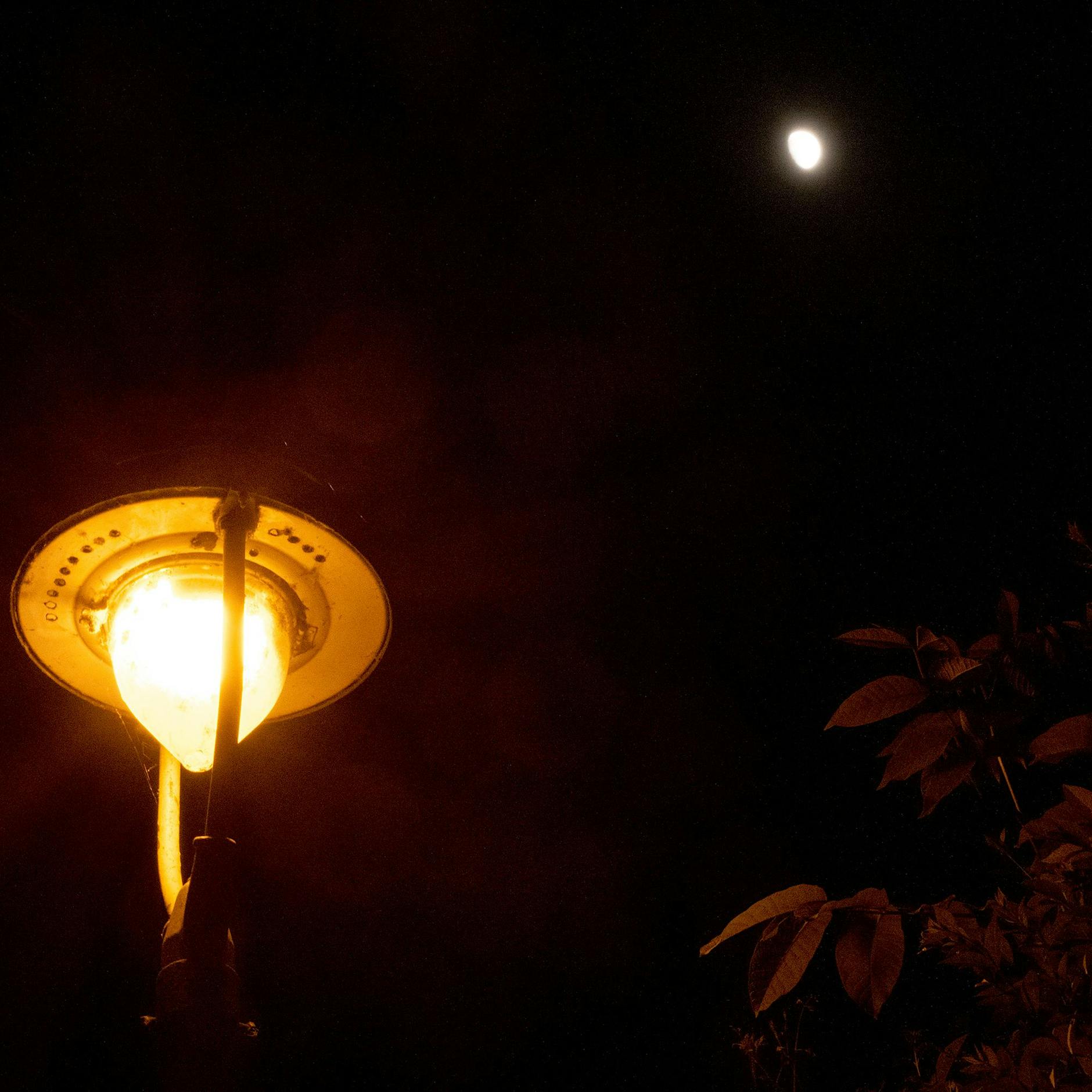 Wegen hoher Strompreise: Erste Städte schalten die Straßenlichter aus – doch Bürgern macht das Angst!