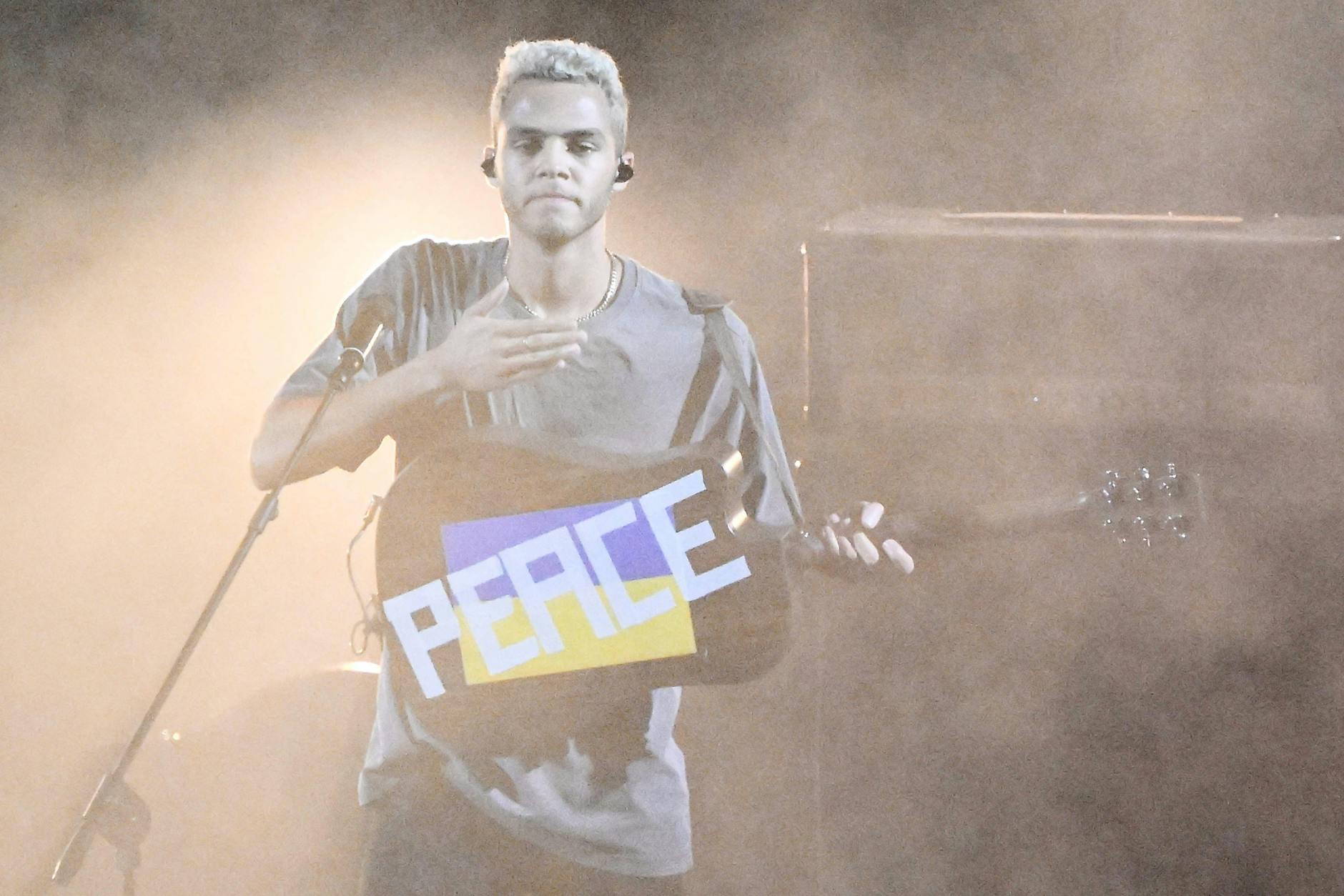 Landete auf dem letzten Platz: Deutschlands ESC-Teilnehmer Malik Harris beim Auftritt in Turin.