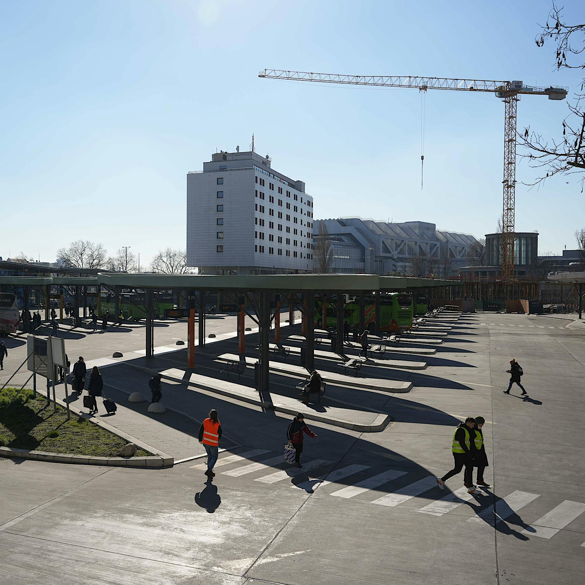 Ehrenamtlichen-Frust: Drei von fünf Zelten für Geflüchtete am ZOB abgebaut