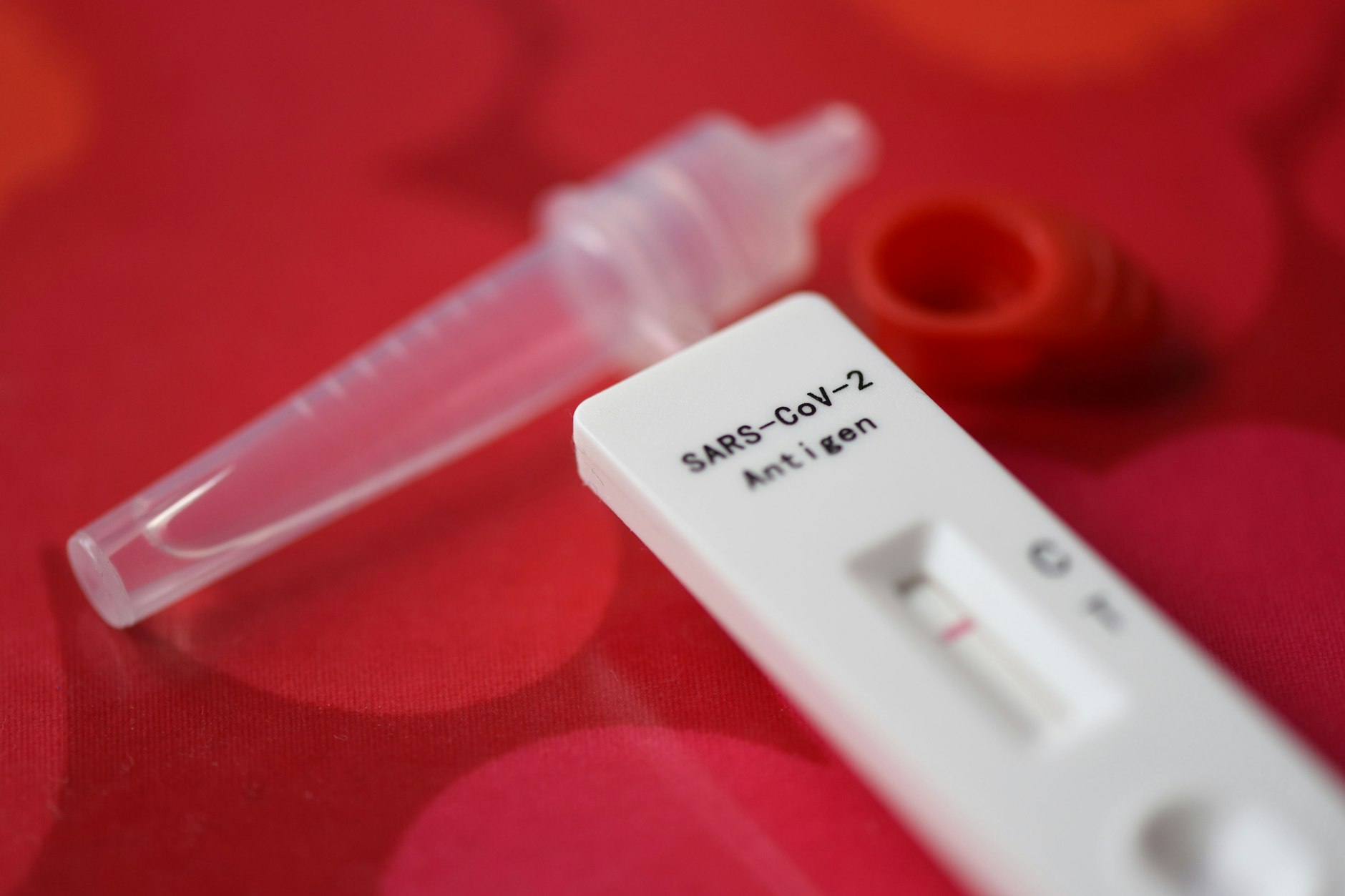 Ein kostenloser Bürgertest wird vom Staat bezahlt. Kriminelle nutzen das aus und rechnen Tests ab, die es gar nicht gab.