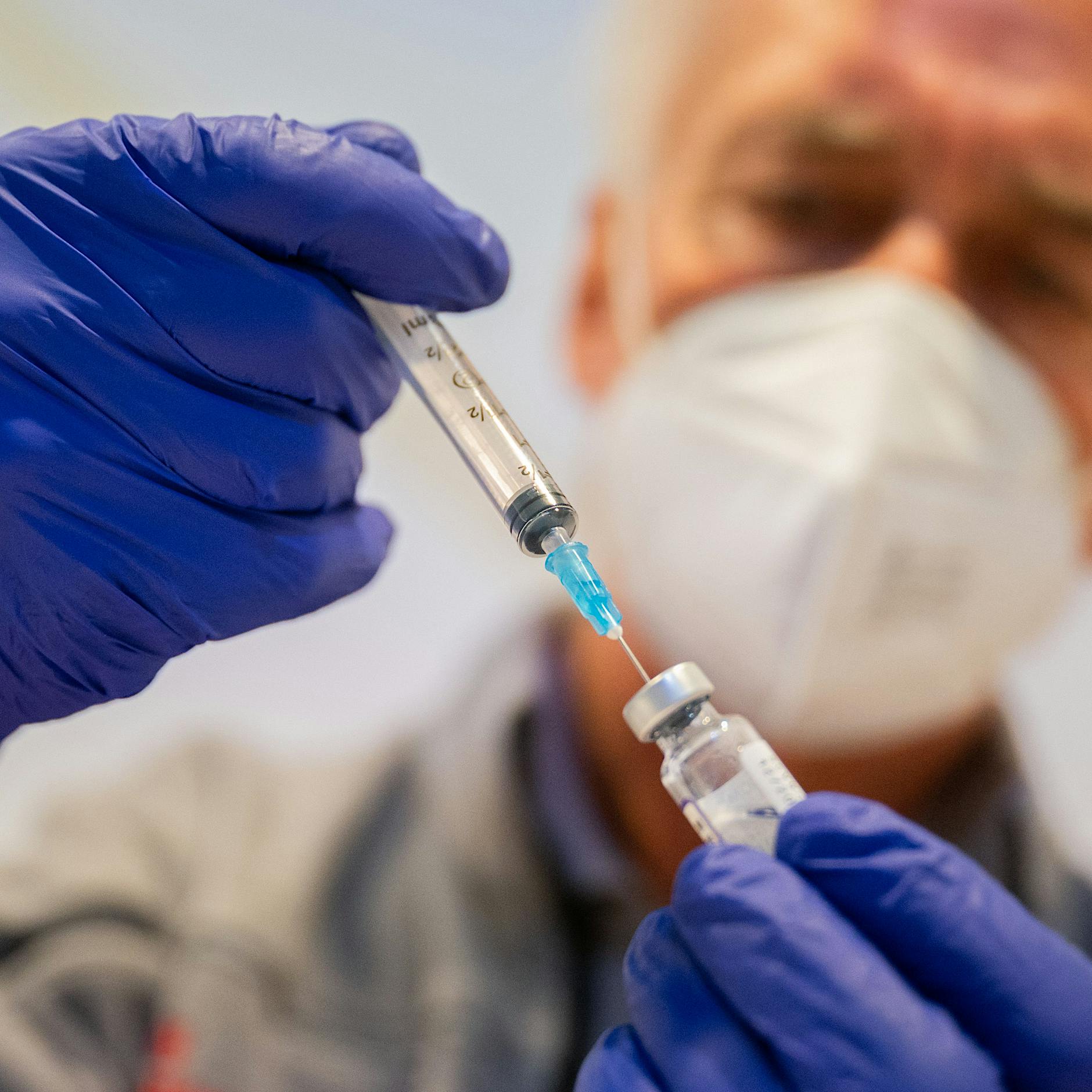 Mehr Impf-Nebenwirkungen als offiziell bekannt? Charité distanziert sich von Studie