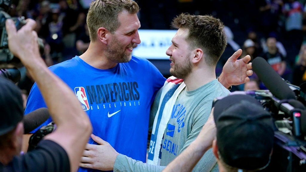 Dirk Nowitzki feiert in Phoenix die Dallas Mavericks um Superstar Luka  Doncic