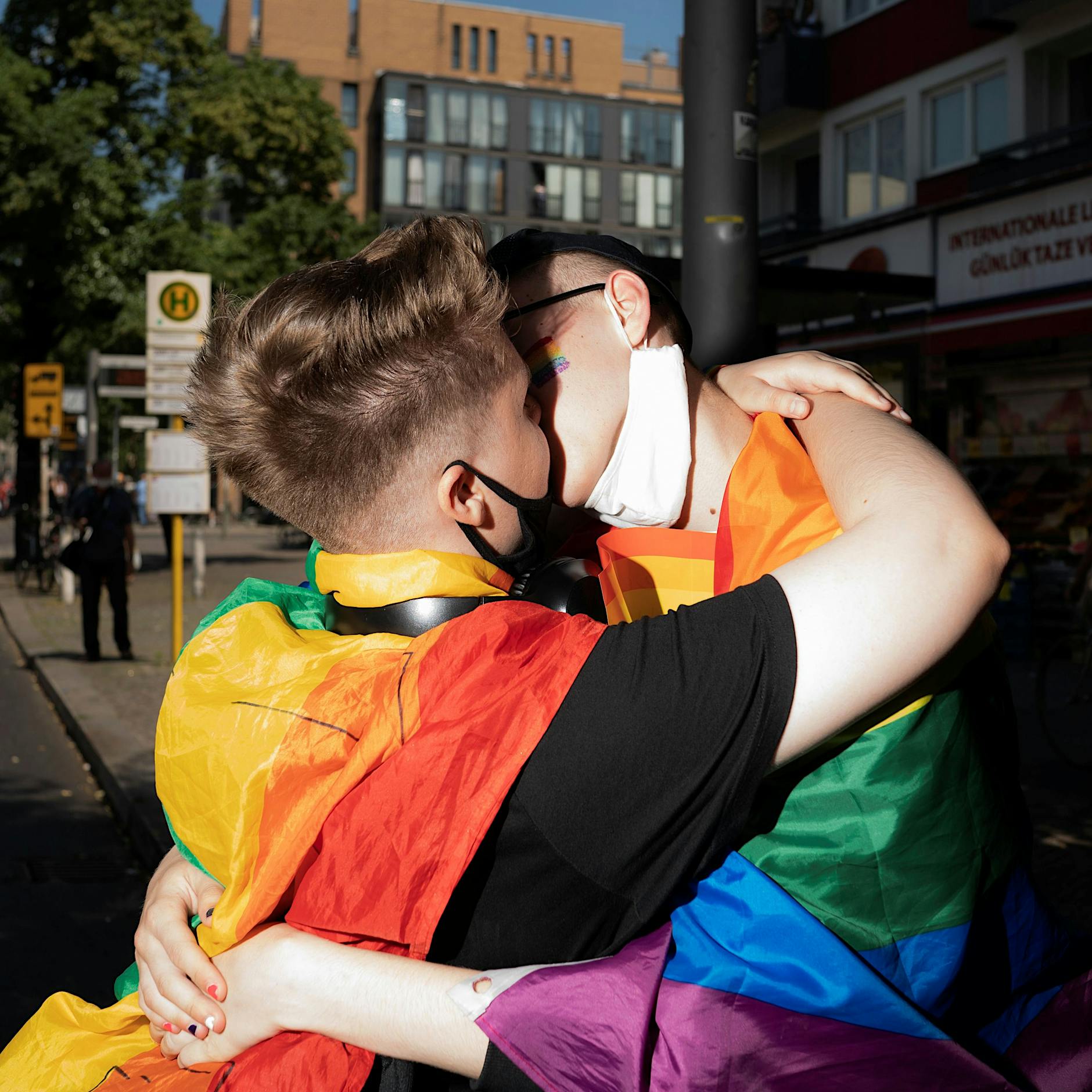 Berlin: Auskunftssperre zu schwulenfeindlichen und antisemitischen Taten empört