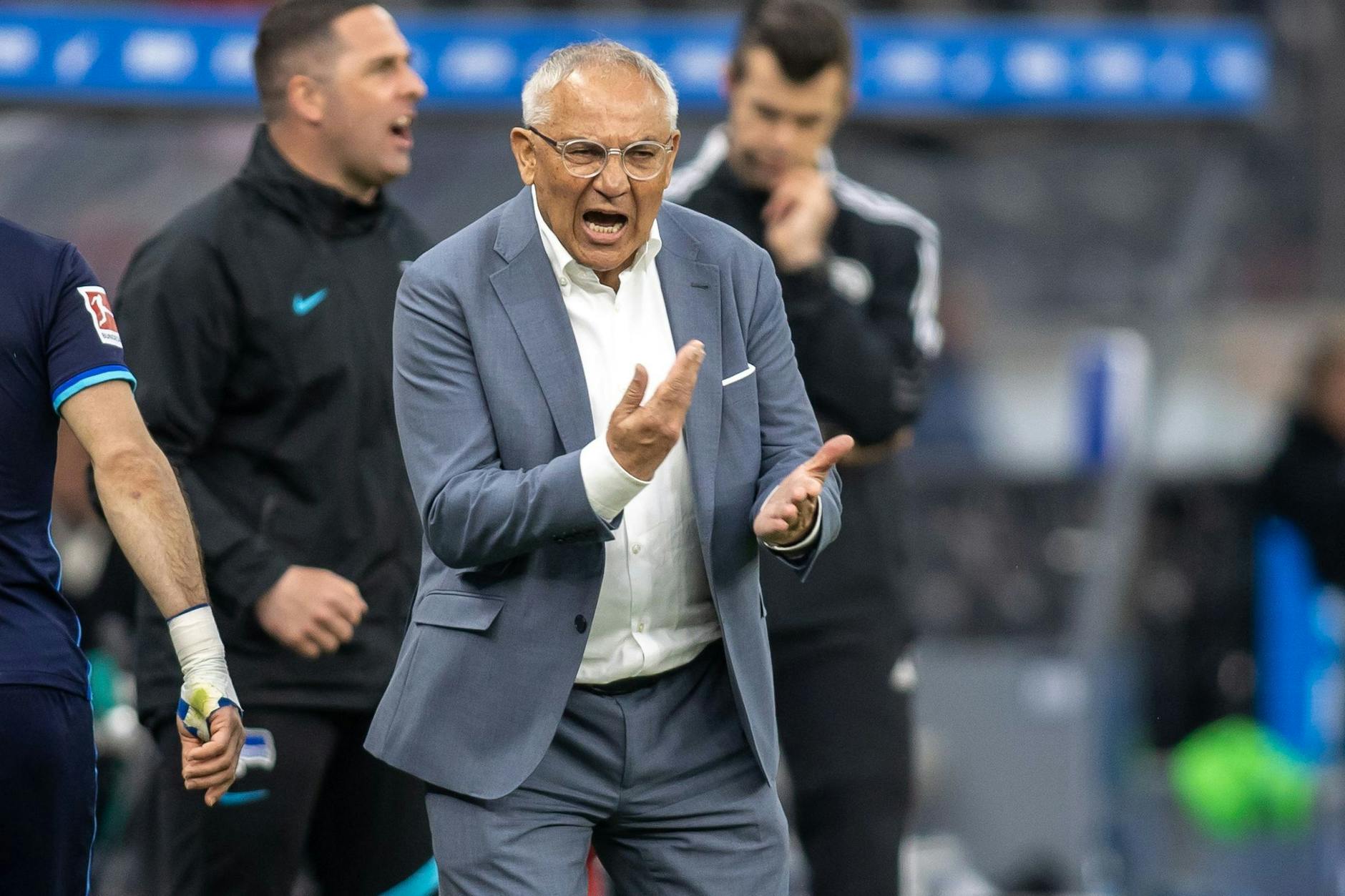 Hertha-Coach Felix Magath muss sein Team nach dem Absturz auf Rang 16 wieder aufbauen.