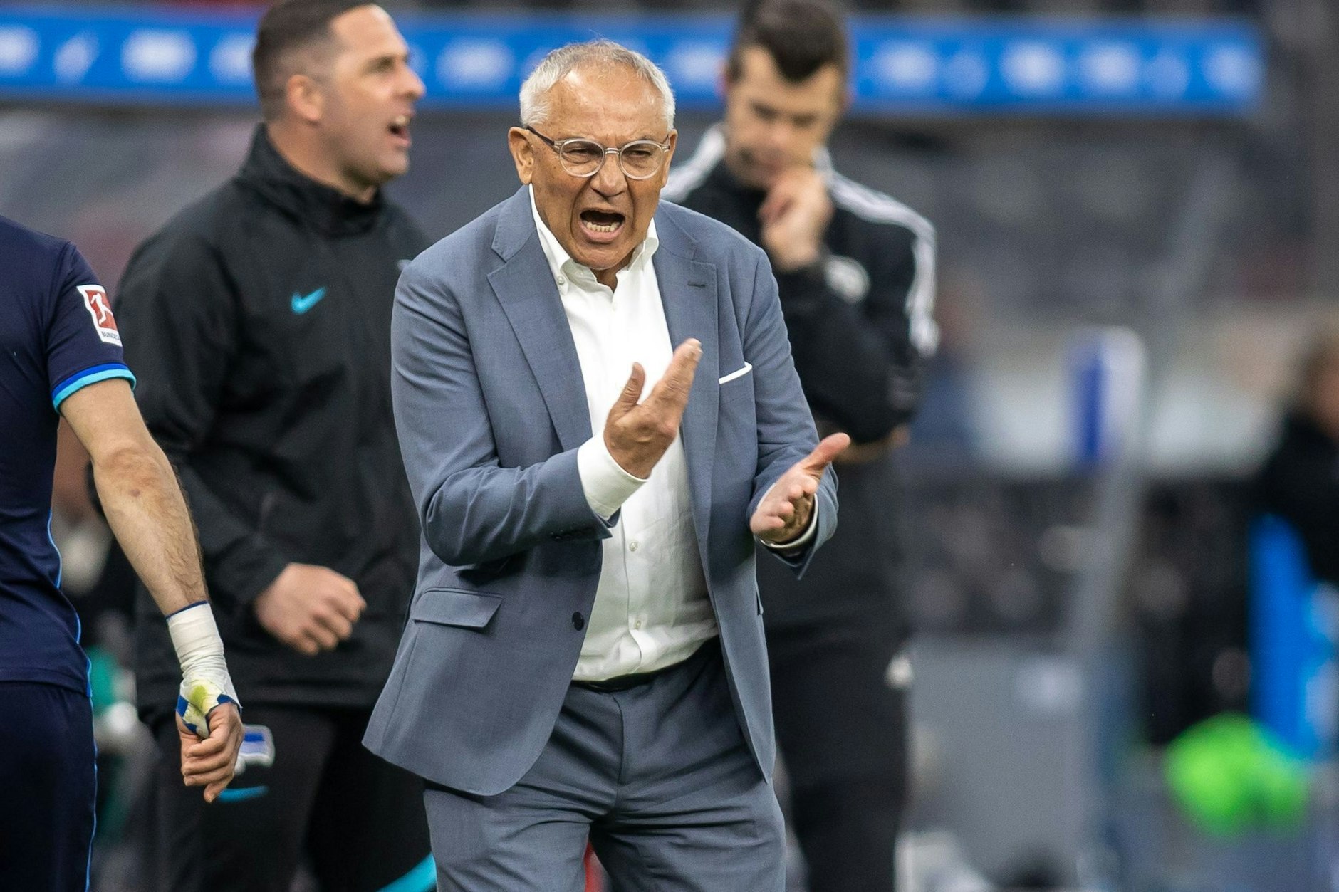 Hertha-Coach Felix Magath muss sein Team nach dem Absturz auf Rang 16 wieder aufbauen.