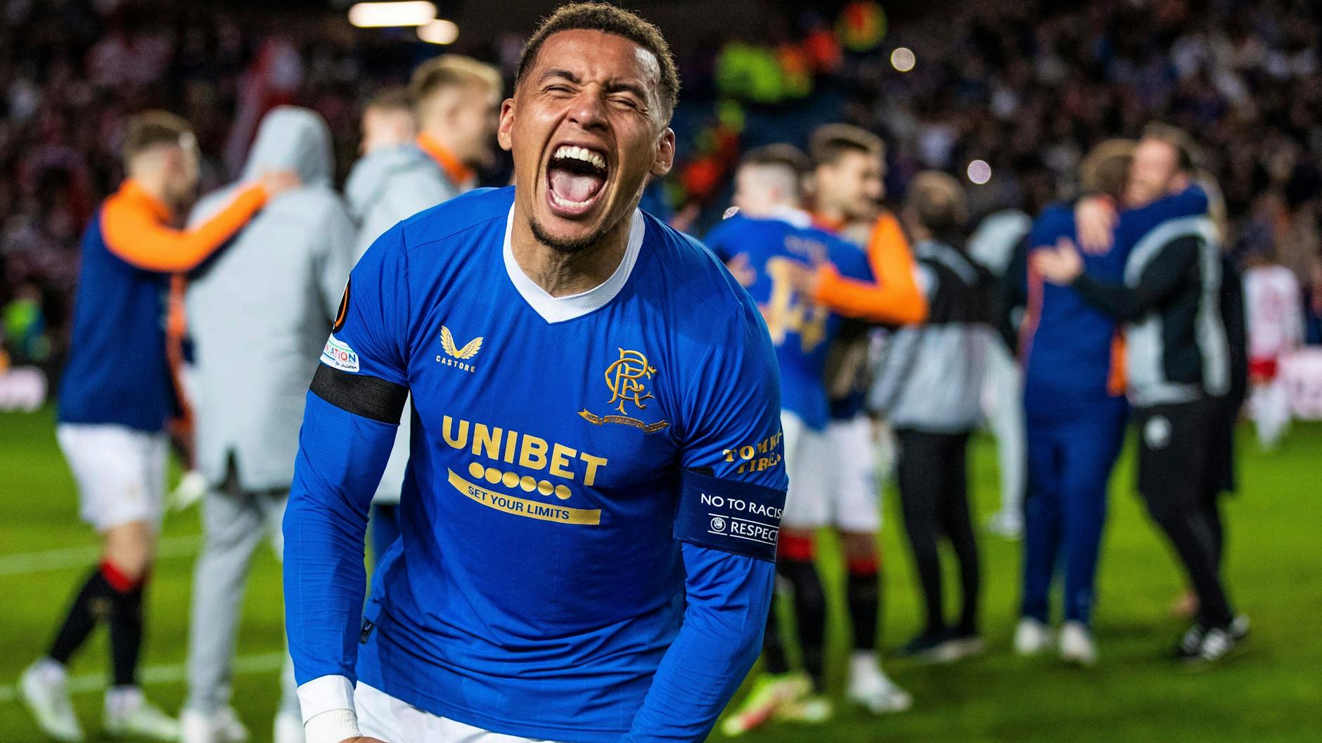 Kaptain James Tavernier feiert mit seinen Glasgow Rangers den Einzug ins Europa-League-Finale.