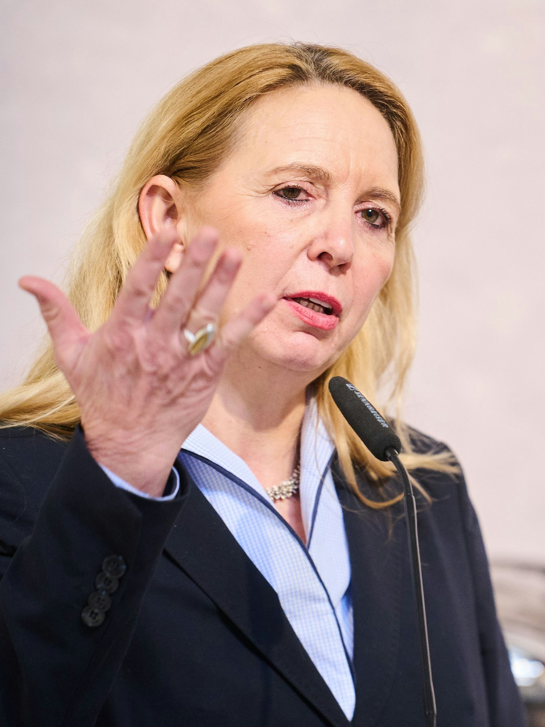 Barbara Slowik, Polizeipräsidentin von Berlin, spricht von Fehlern, die gemacht wurden.