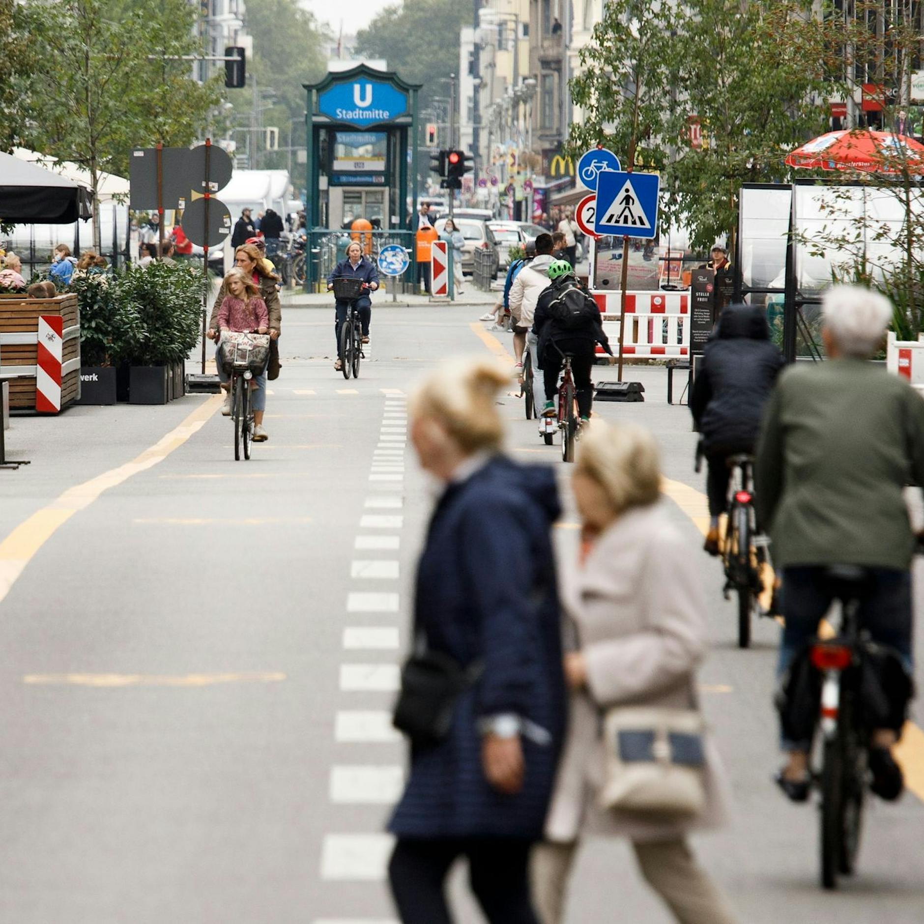 Jetzt berät der Berliner Senat über eine autofreie Innenstadt – kann das funktionieren?