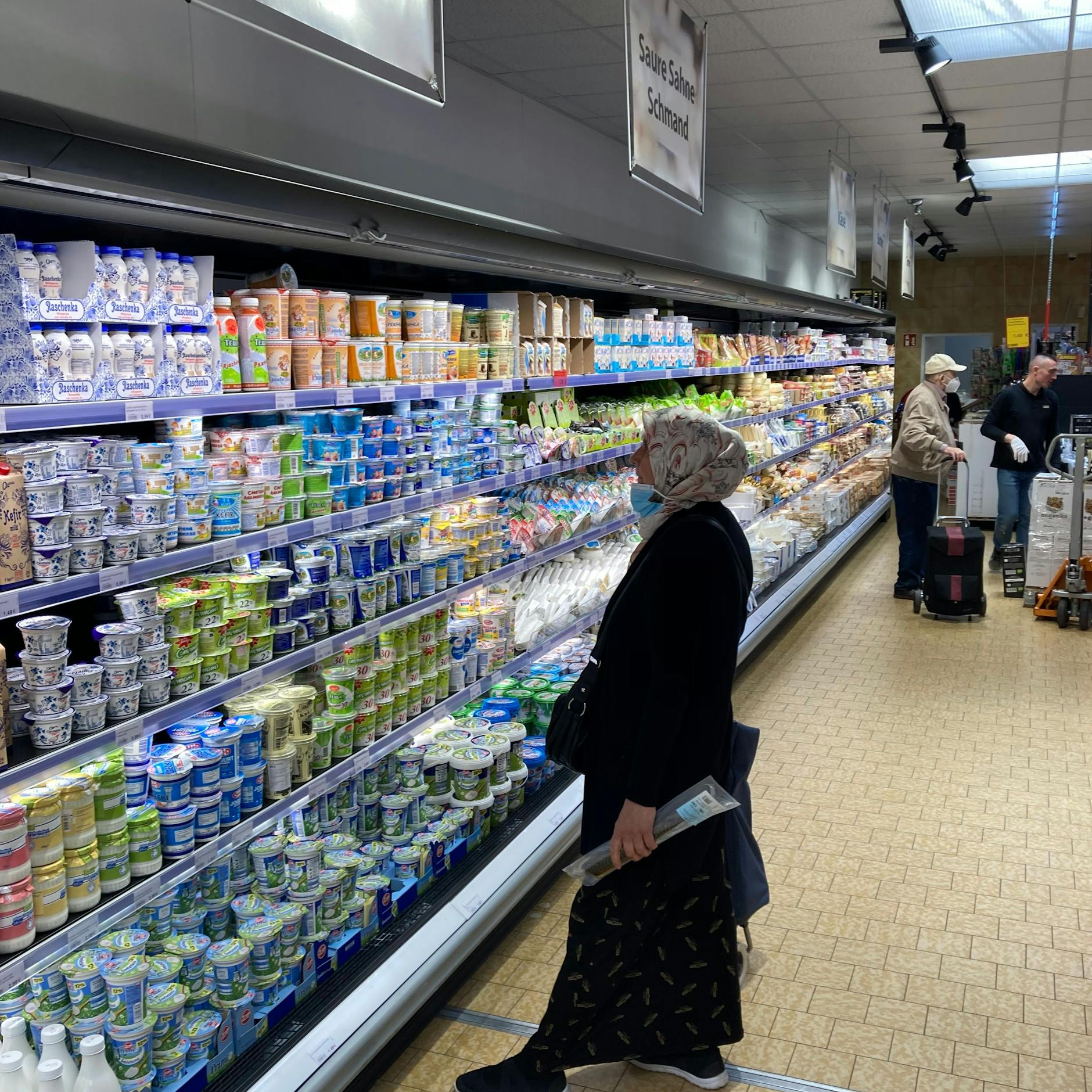 Milch- und Käseabteilung im Ledo