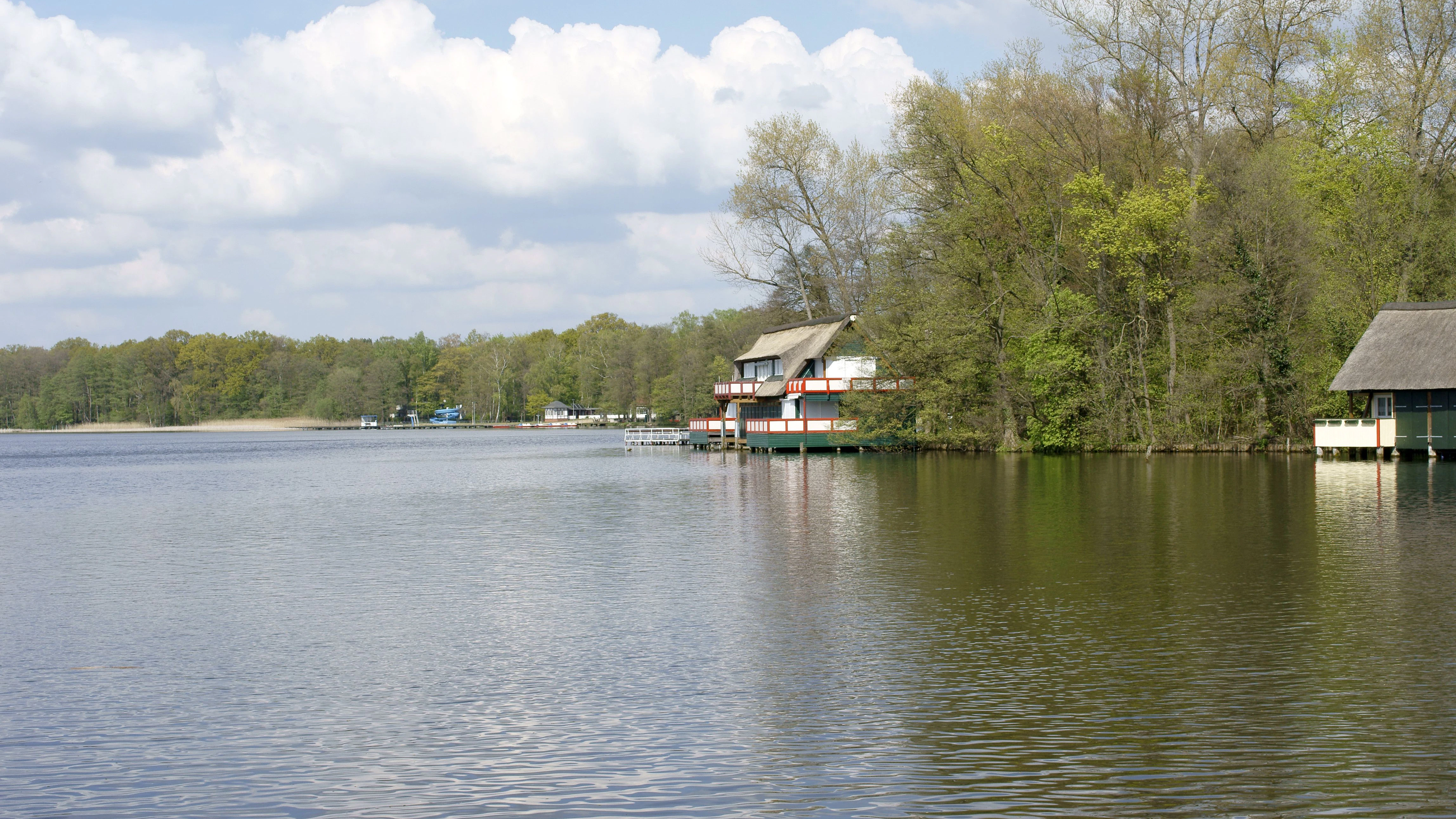 Im Klempowsee in Brandenburg ist am Dienstagabend ein Mädchen ertrunken.