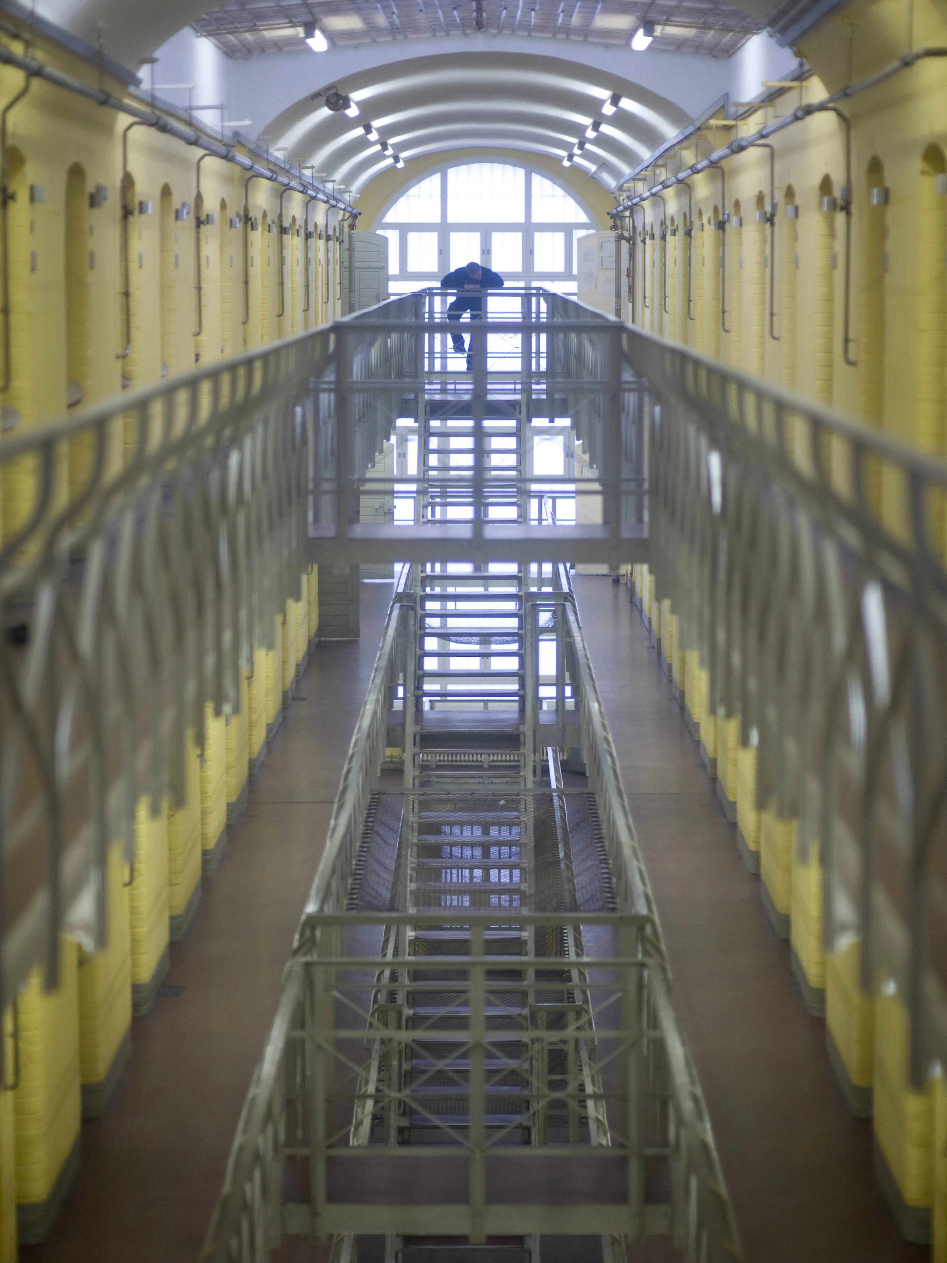 Die Teilanstalt III in Tegel steht leer. Laut Gewerkschaft verhindert der Denkmalschutz, dass die Decken geschlossen werden.