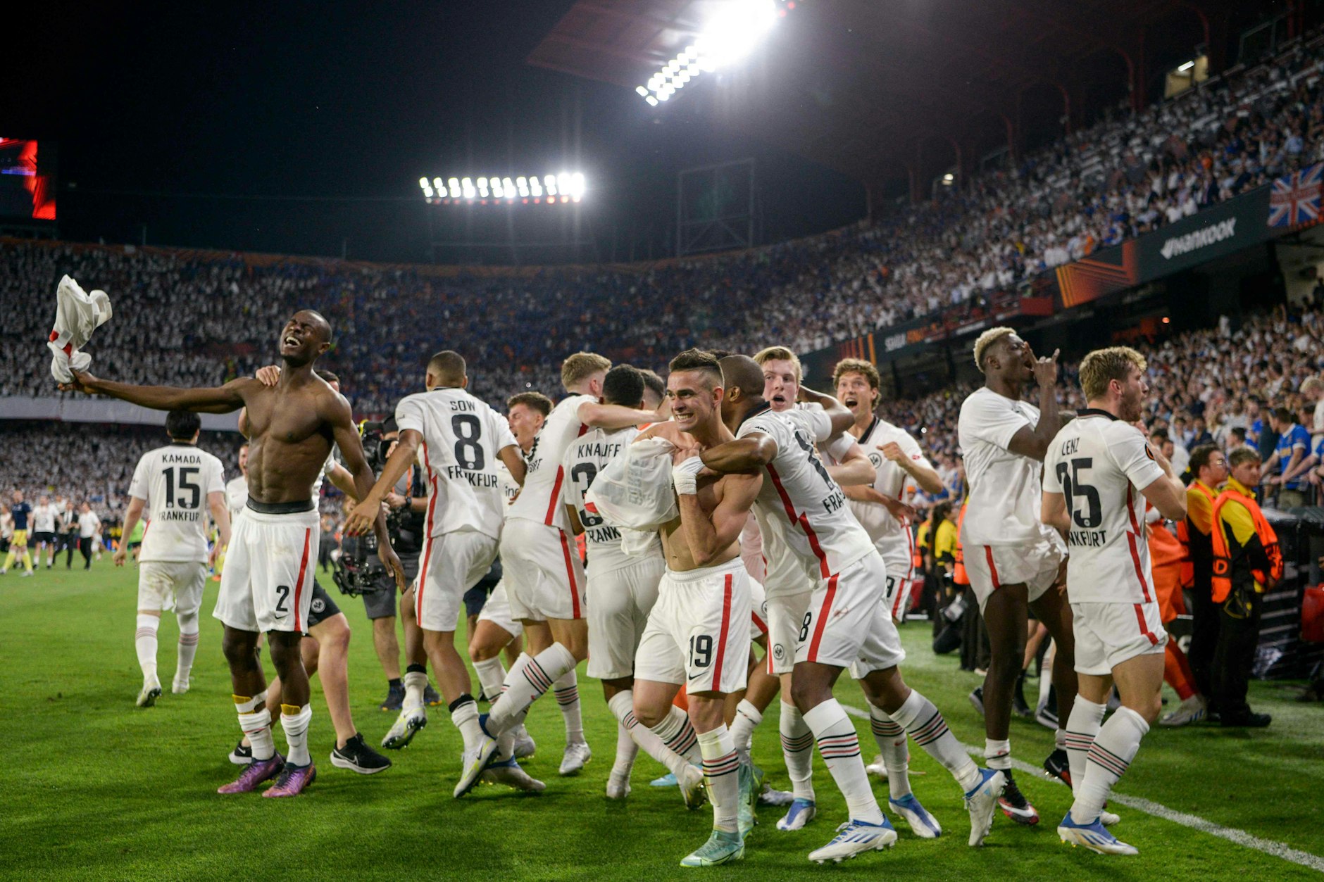 Riesiger Jubel: Eintracht Frankfurt hat als als erstes deutsches Team die Europa League gewonnen.