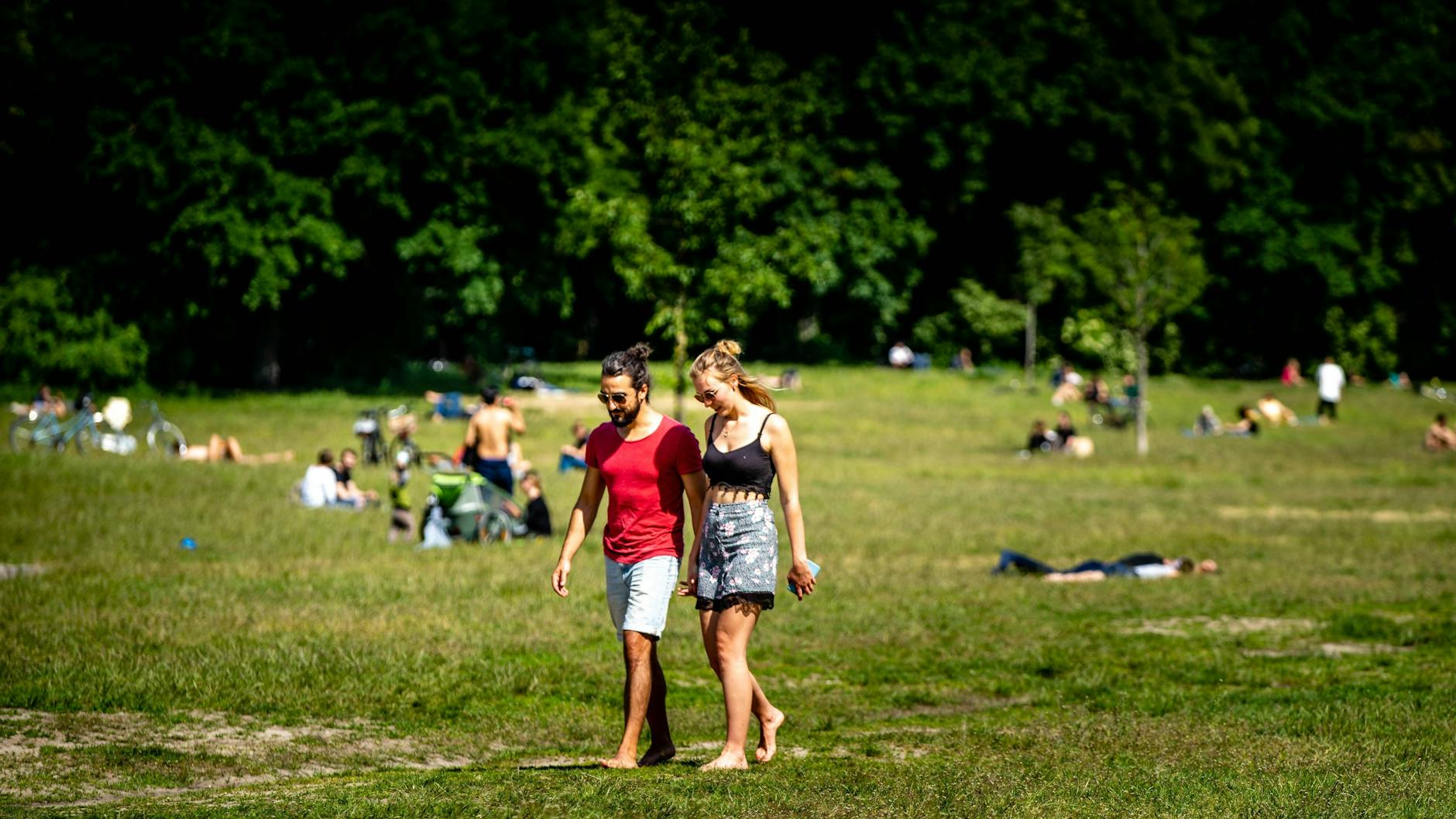 Eigentlich kann man sich in der Hasenheide sicher fühlen. Trotzdem kommt es immer wieder zu schweren Verbrechen.