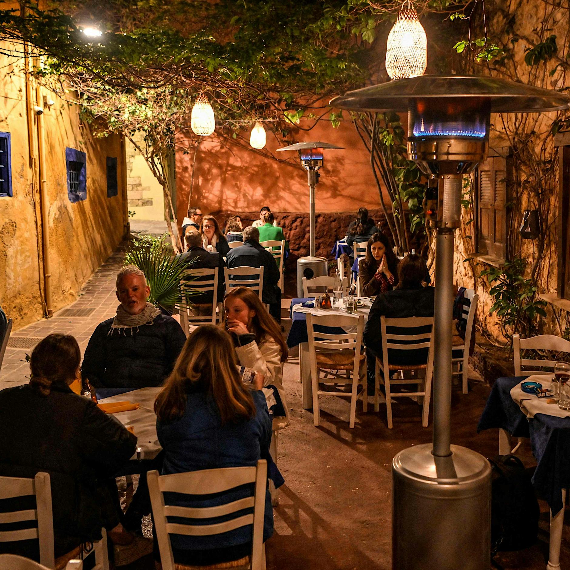 Griechenland hebt Maskenpflicht über Sommermonate größtenteils auf