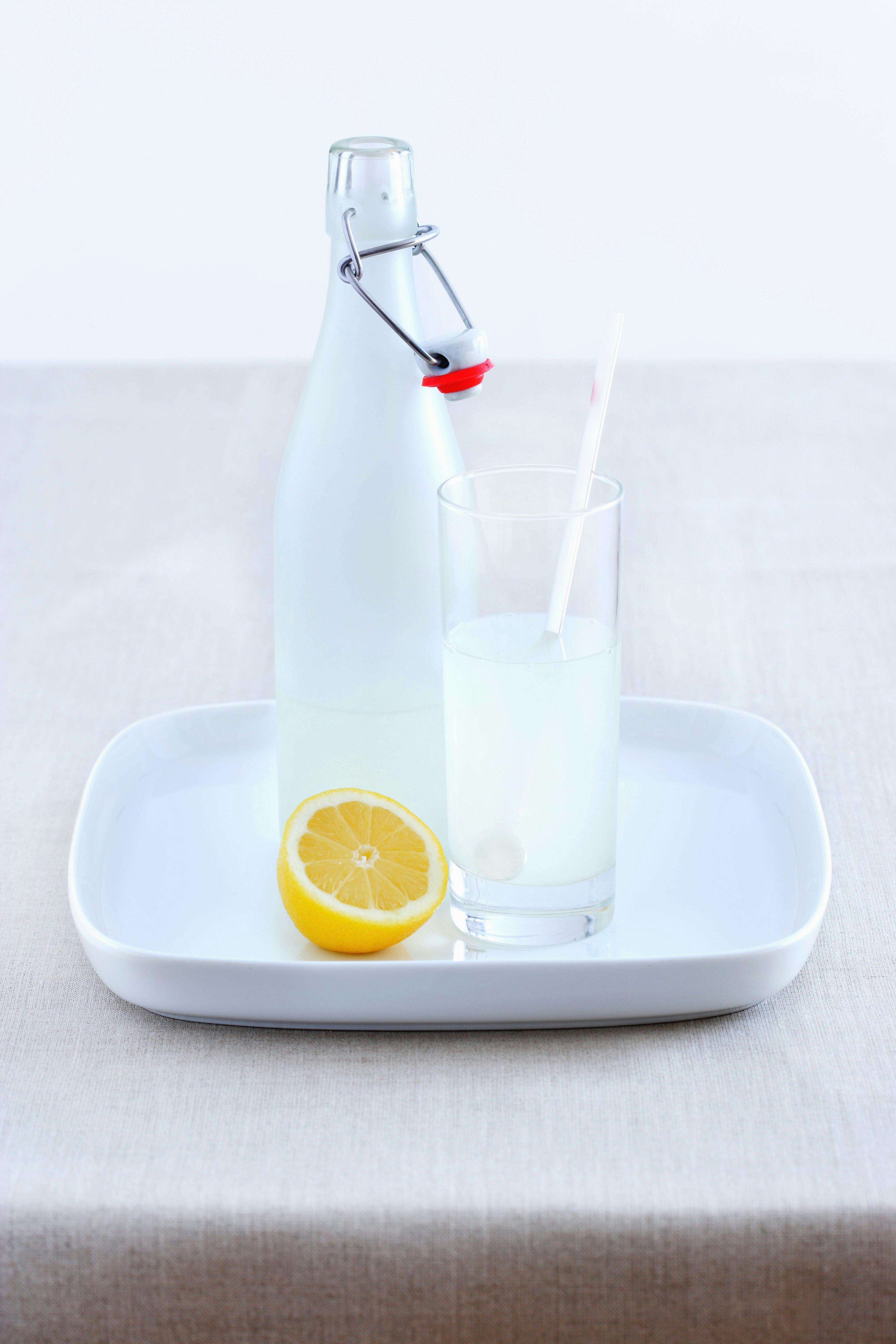 Erfrischende Limonade, der perfekte Durstlöscher bei heißem Wetter. So ...