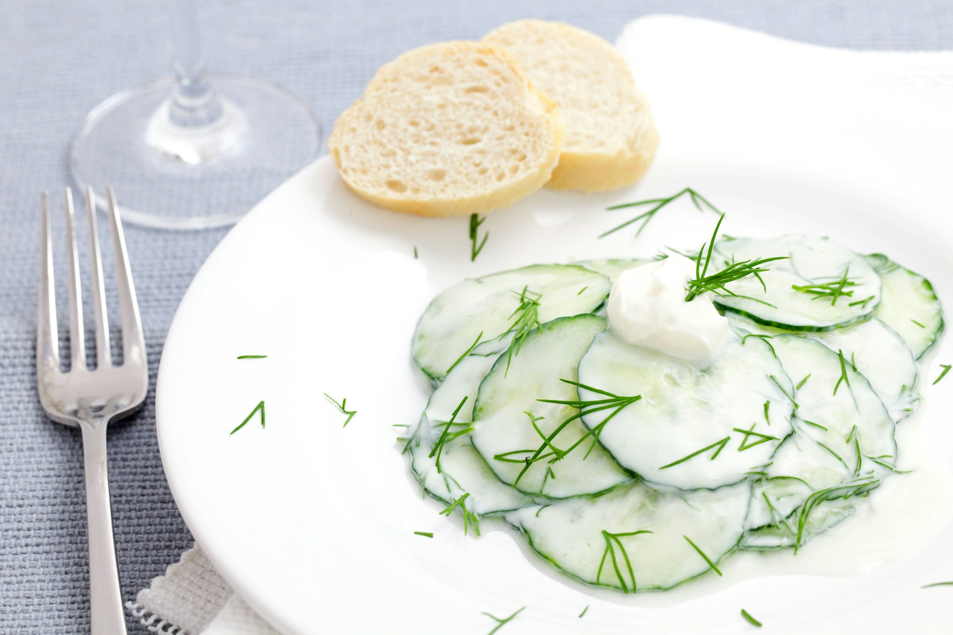 Omas Gurkensalat - klassisch und einfach lecker. 