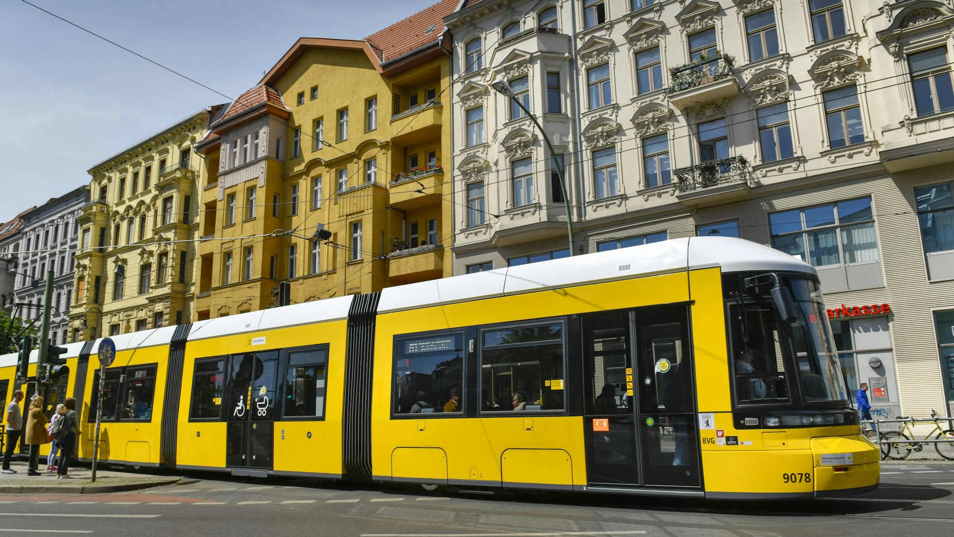 Eine Straßenbahn in Berlin (Symbolbild)
