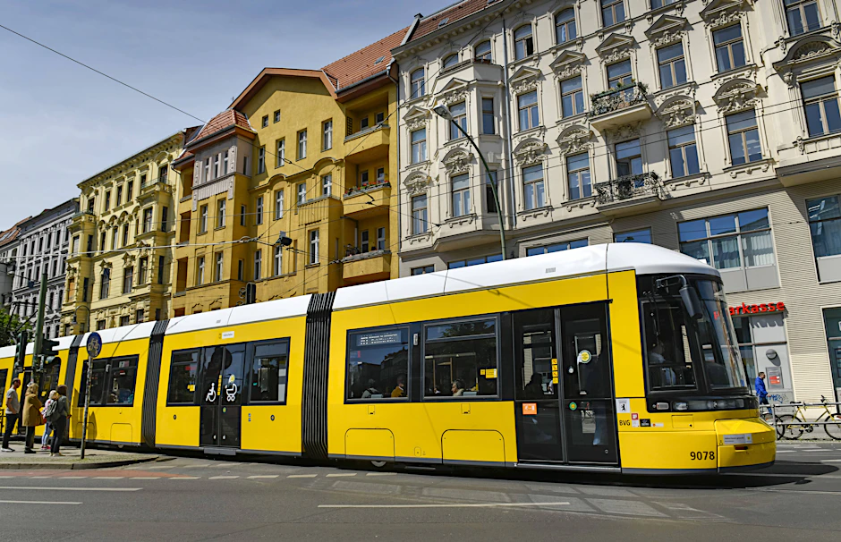 Eine Straßenbahn in Berlin (Symbolbild)