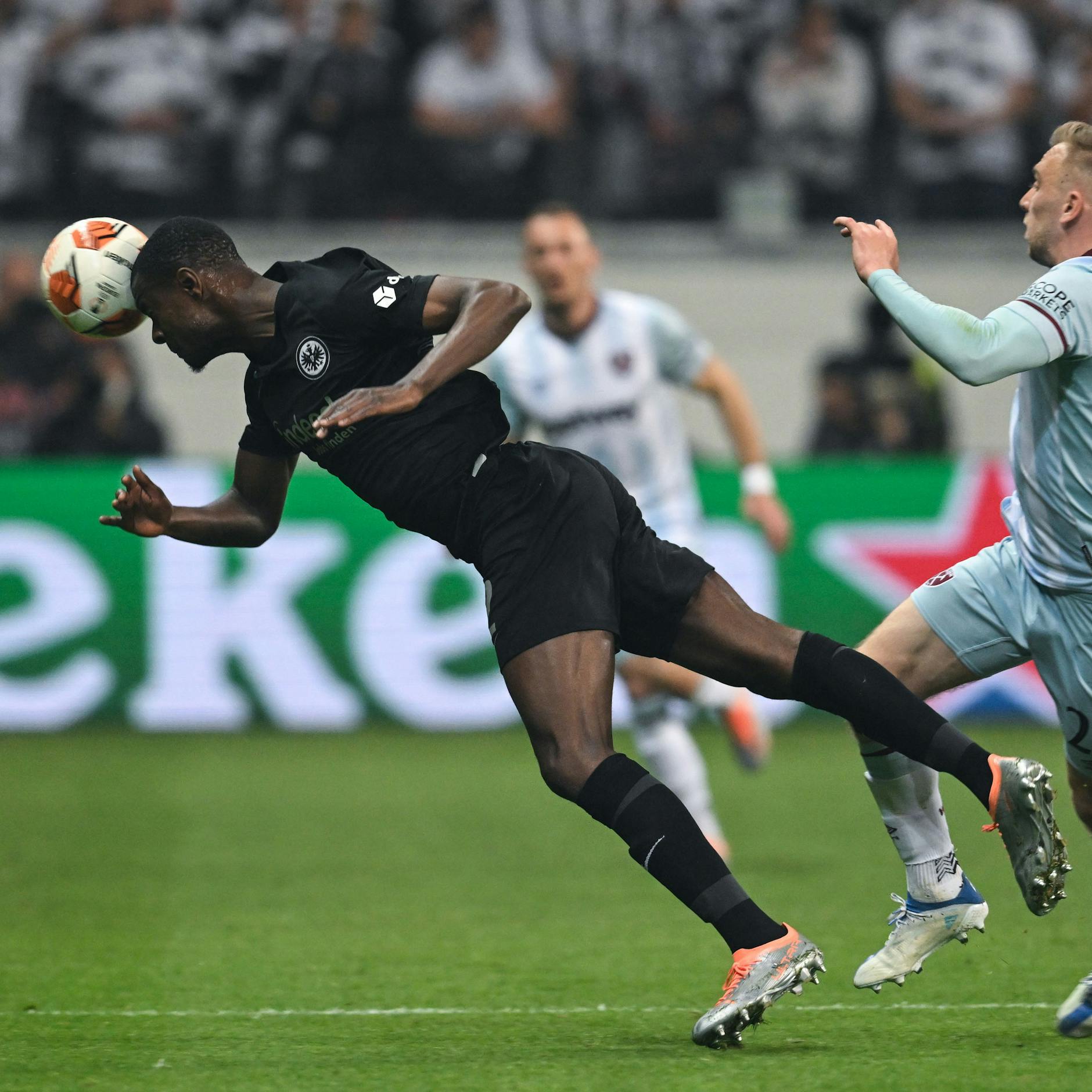 Eintracht Frankfurts Evan Ndicka schraubte mit Toren seinen Marktwert nach oben.