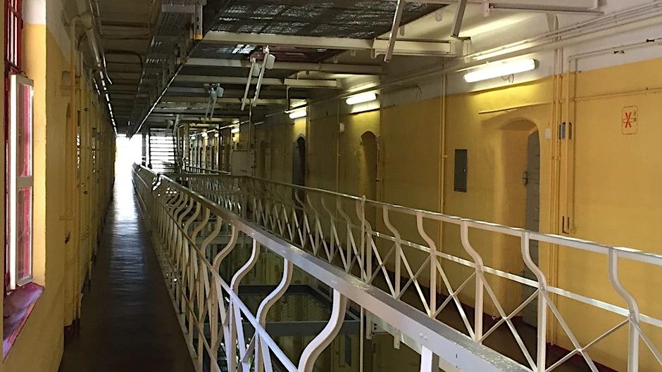 Ein Blick in eine der über 100 Jahre alten Teilanstalten des Gefängnisses in Tegel.
