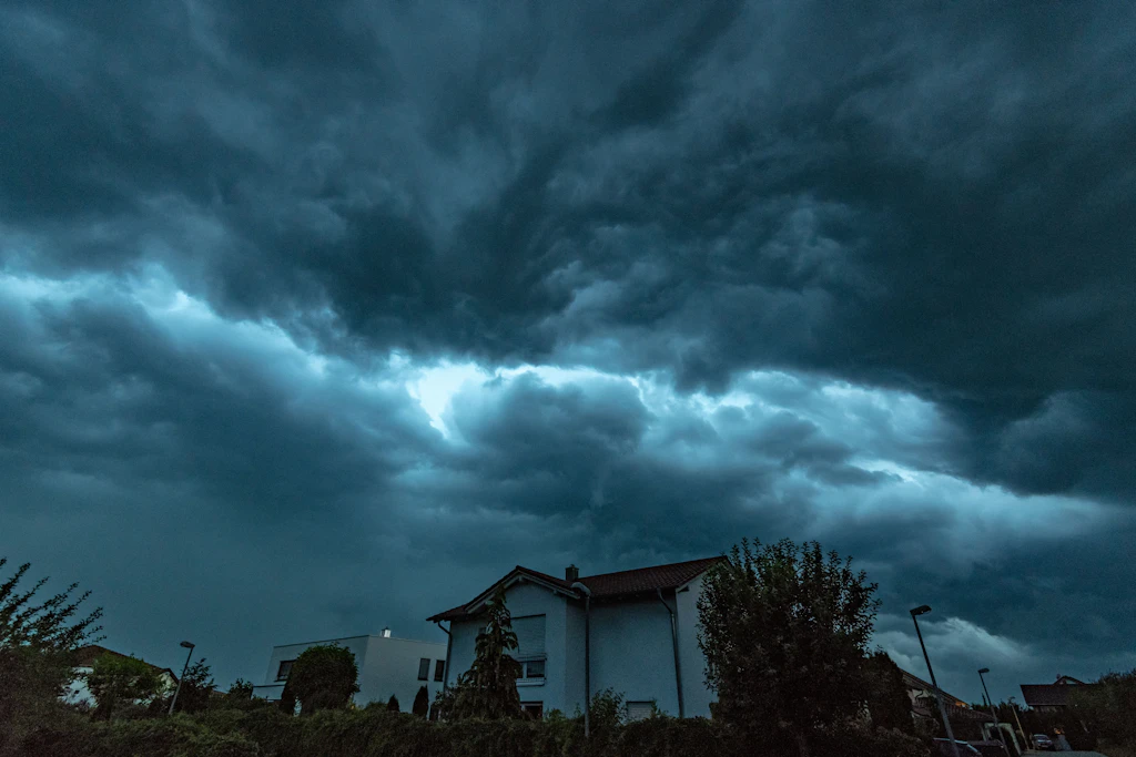 Lebensgefährliches Unwetter: Was bei einem Tornado zu tun ist