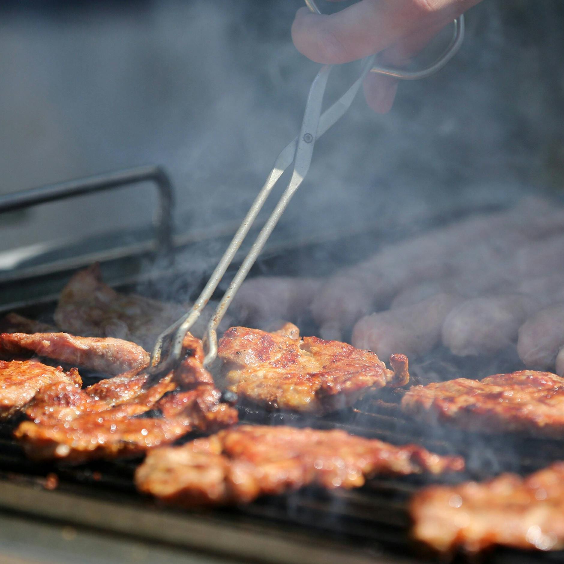 Thüringer Rostbrätel nach Original-DDR-Rezept – jetzt werfen wir den Grill an!