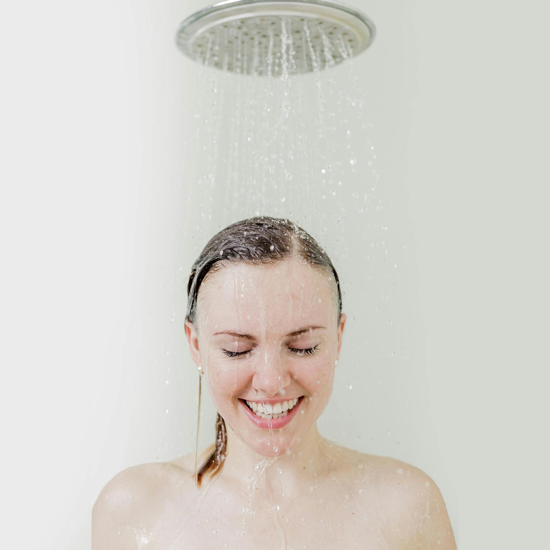 Ist es eigentlich besser, morgens oder abends zu duschen?