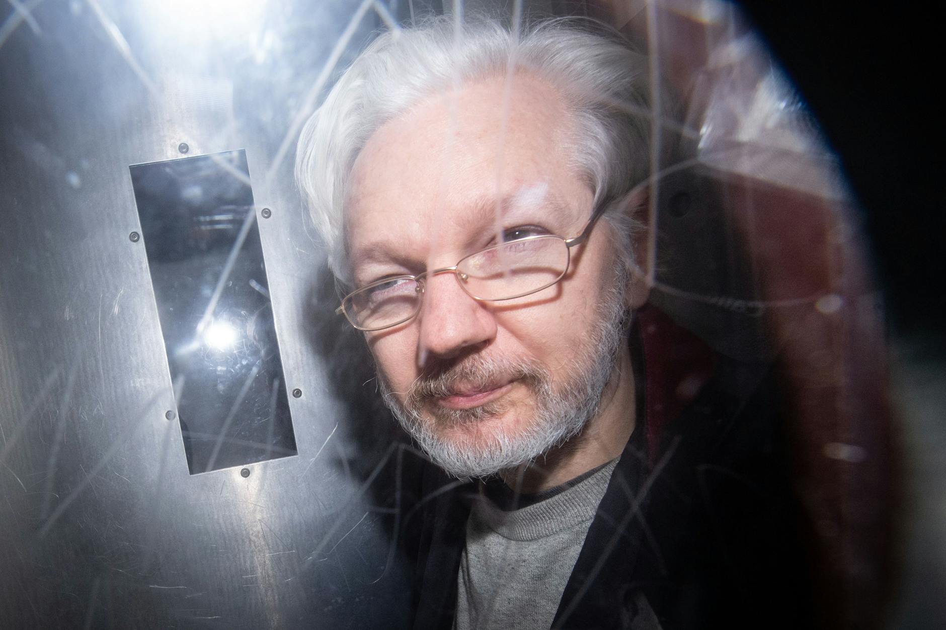 Julian Assange sitzt schon jahrelang in Haft. Ihm droht die Auslieferung in die USA.