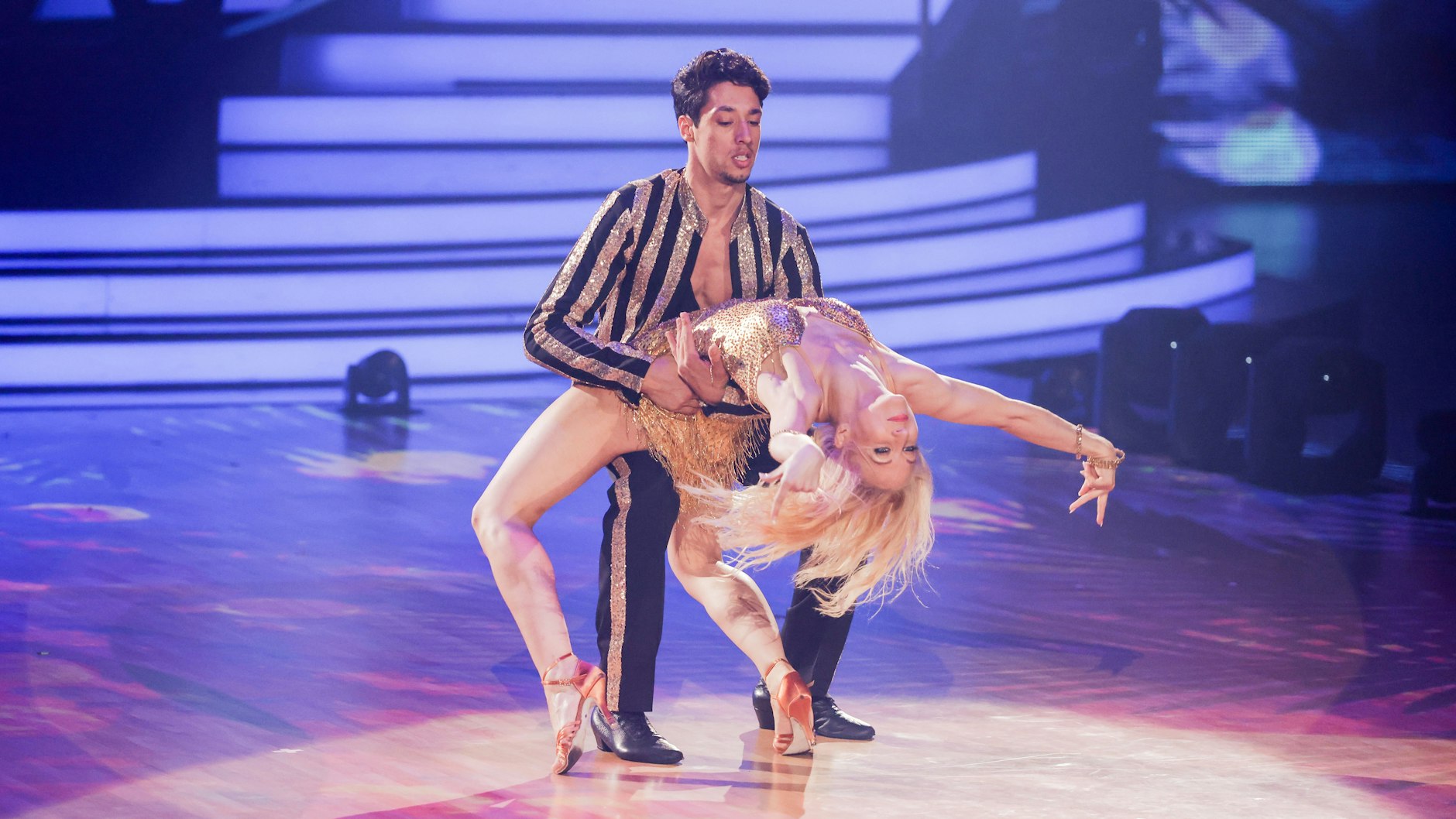 Rene Casselly und Kathrin Menzinger tanzen im Finale von „Let's Dance“ um den Sieg.