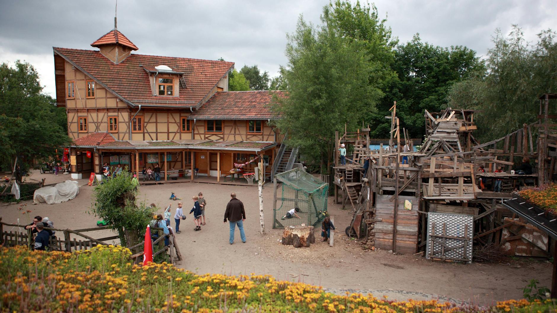 Seit Jahren ist die Pinke-Panke nicht nur für Pankower Kinder ein beliebter Abenteuerspielplatz.