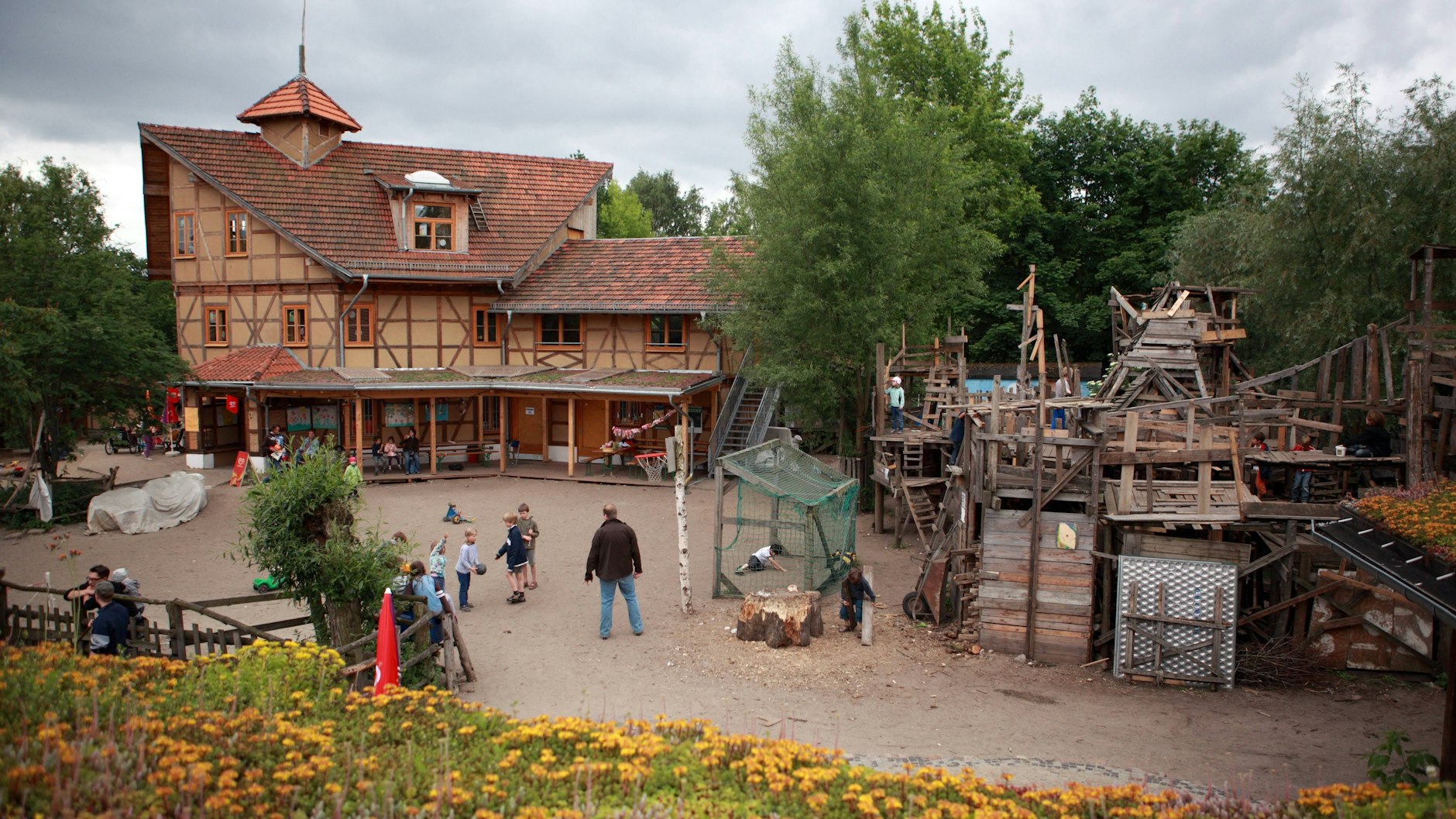 Seit Jahren ist die Pinke-Panke nicht nur für Pankower Kinder ein beliebter Abenteuerspielplatz.