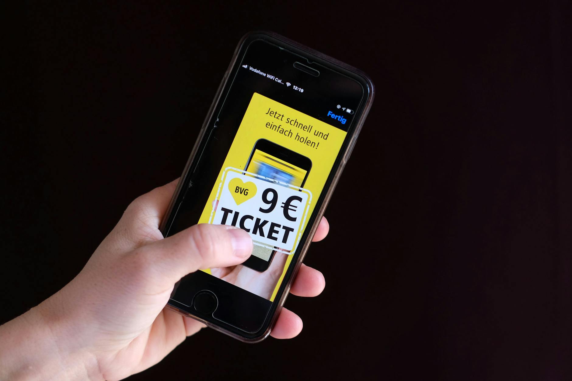 Schon vor der Bundesrat-Entscheidung verkaufte die BVG das Neun-Euro-Ticket.