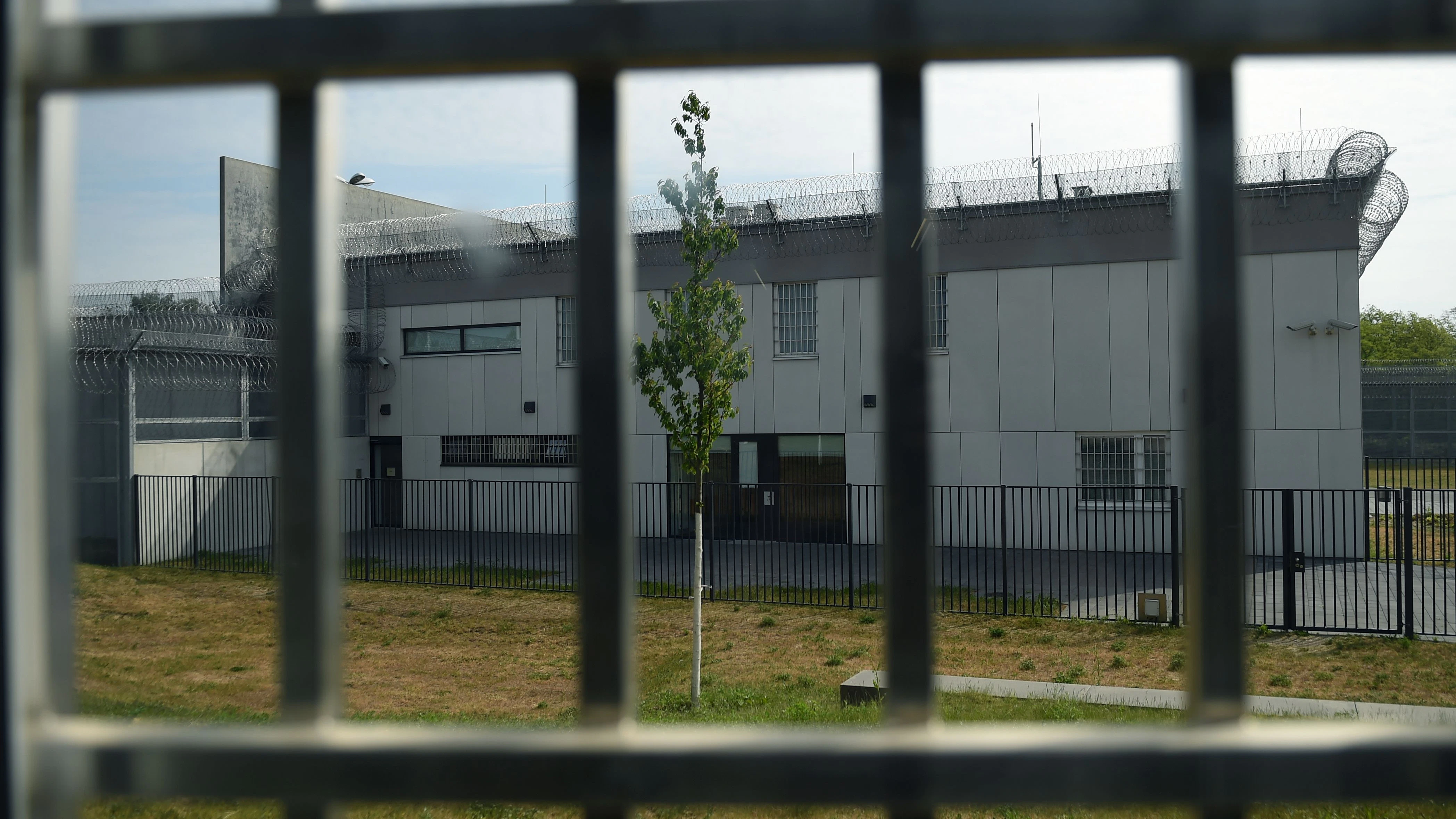 Das modernste Gefängnis Berlins: die JVA Heidering. Die Zahl der körperlichen Angriffe auf Mitgefangene ist hier stark gestiegen – von 94 auf 136 pro Jahr.