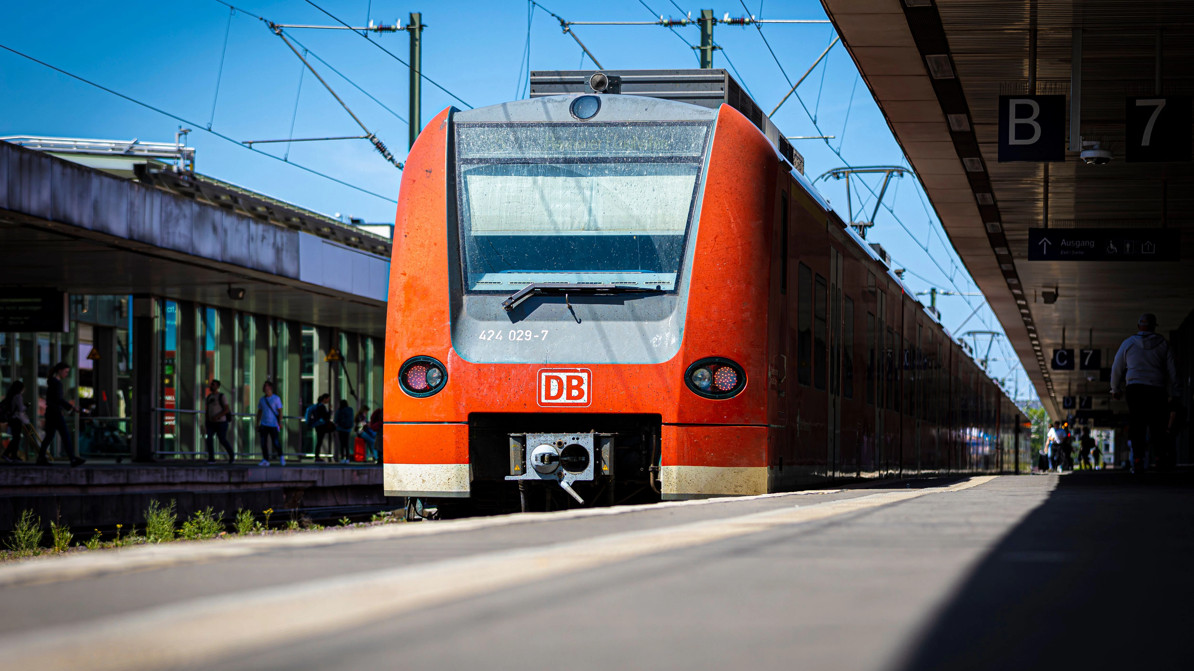 Das 9-Euro-Ticket gilt von Anfang Juni bis Ende August in Regionalzügen.