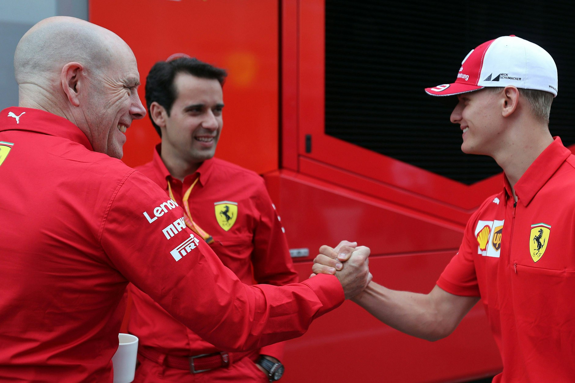 Glatzkopf Jock Clear und Mick Schumacher kennen sich schon eine ganze Weile.