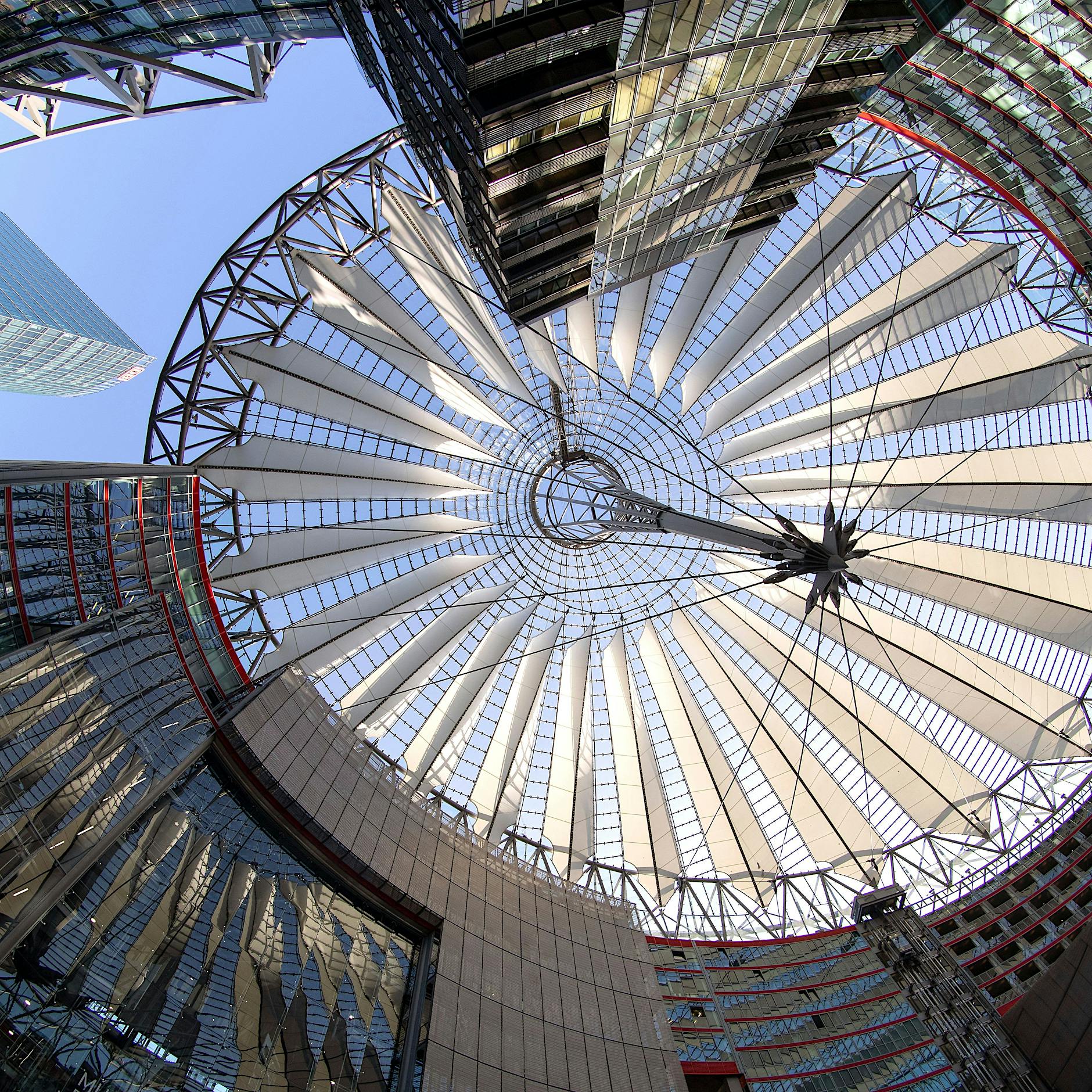 Norweger kaufen Hälfte des Berliner Sony-Centers