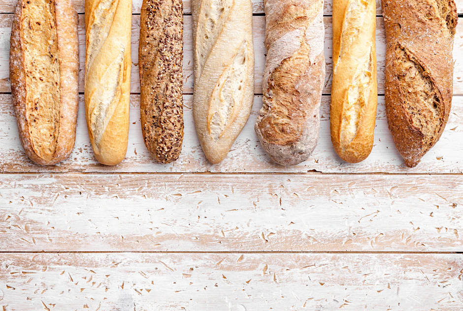 Leckere Baguettes muss man nicht beim Bäcker kaufen - man kann sie auch ganz leicht im eigenen Ofen backen.