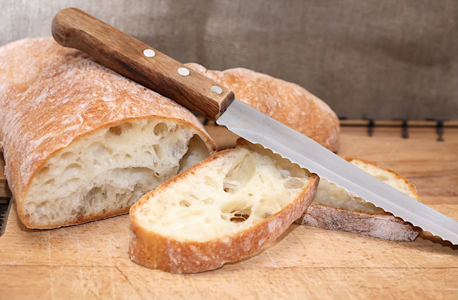 Knuspriges Ciabatta, das italienische Weißbrot, kann man ganz einfach selber backen.