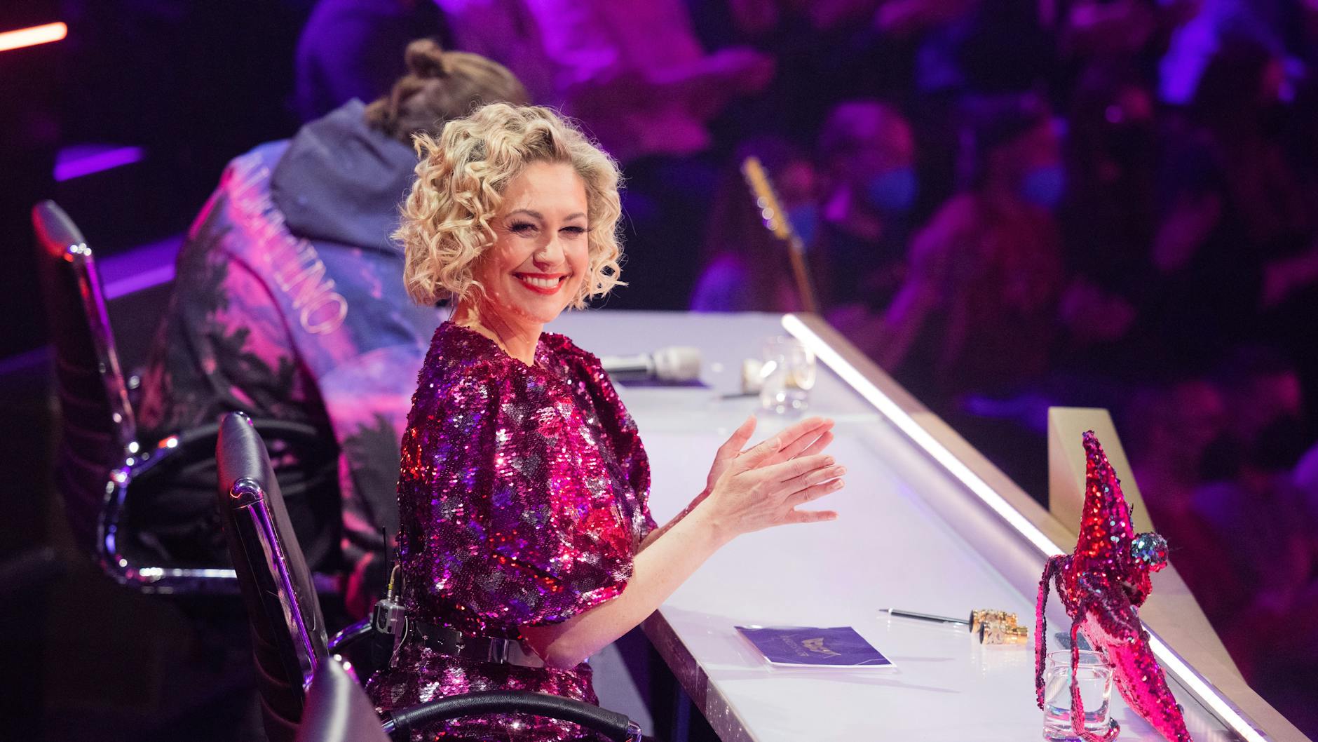 Ruth Moschner sitzt auch in der siebten Staffel von The Masked Singer im Rateteam.