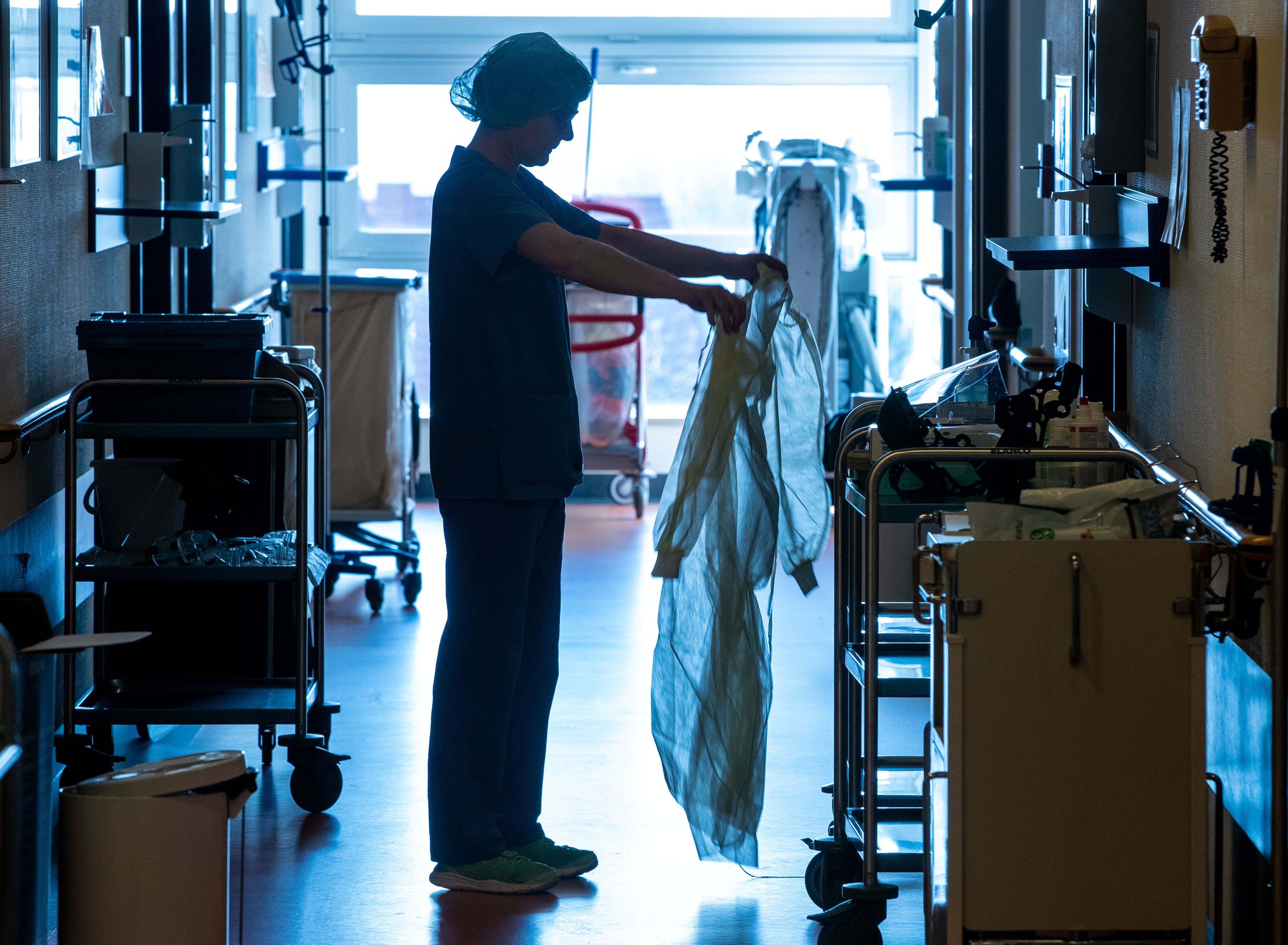 Update! Affenpocken: Mindestens zehn Fälle in Deutschland bekannt +++ Minister Lauterbach bestellt  Impfstoff +++ Infizierte sollen 21 Tage in Quarantäne