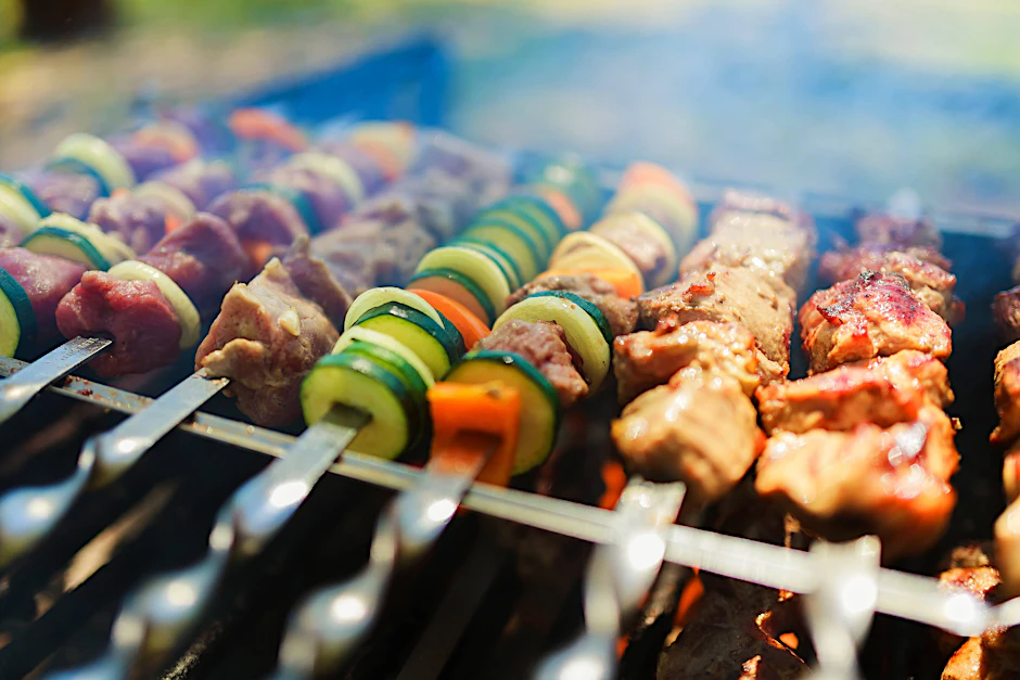 Selbst gemachte Grillspieße sind immer ein Highlight.  