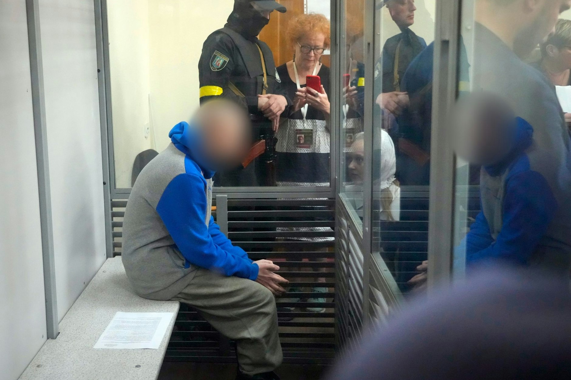 Wadim S. musste während des Prozesses in einem Glaskäfig sitzen.