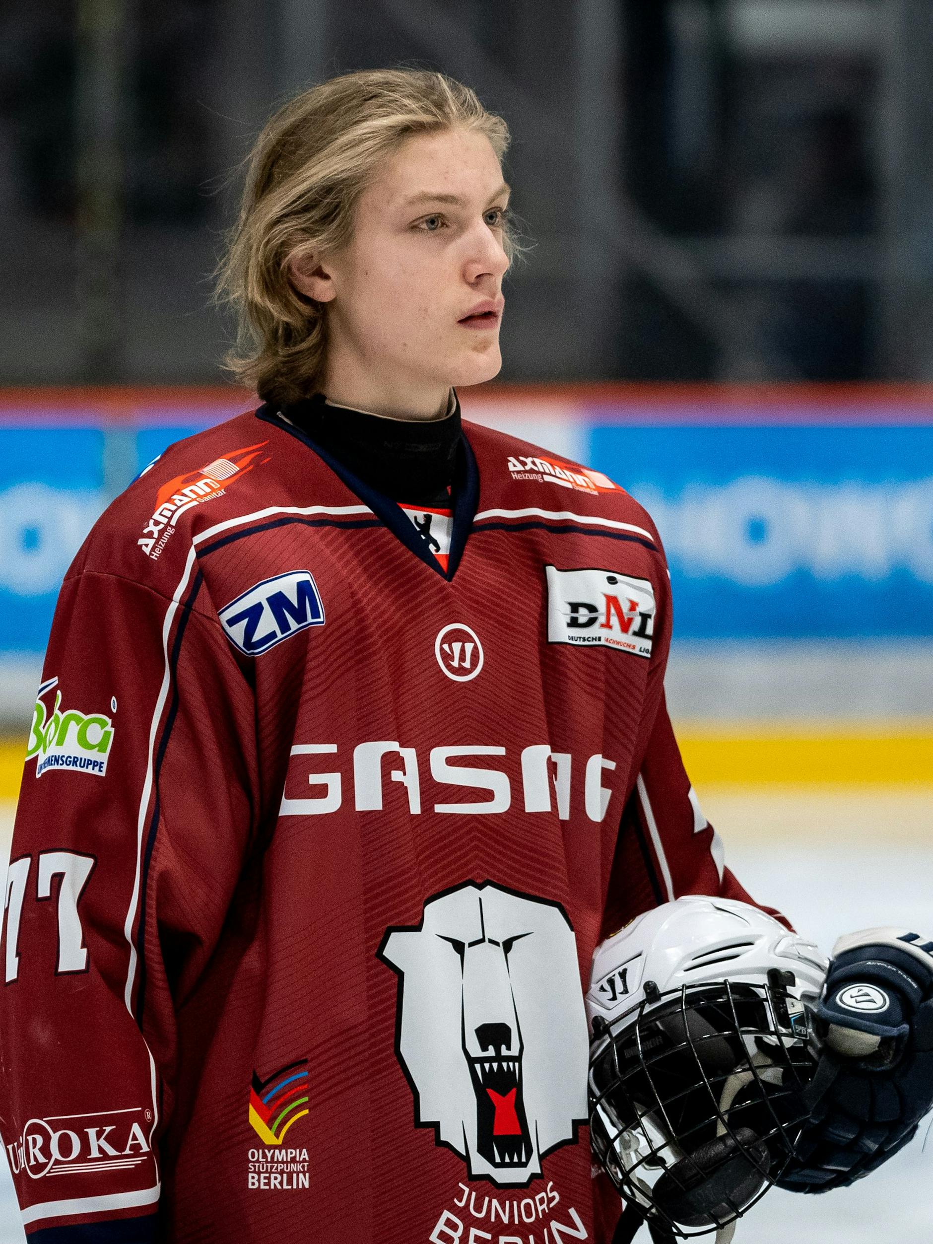 Der ganze Stolz des Papas: Eric Hördler mal ohne Helm und Gittermaske