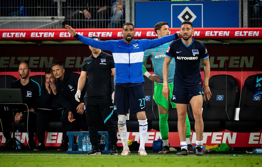Nanu?! Kevin-Prince Boateng stellte die Sieger-Mannschaft auf, Magath fragte ihn vor dem Anpfiff