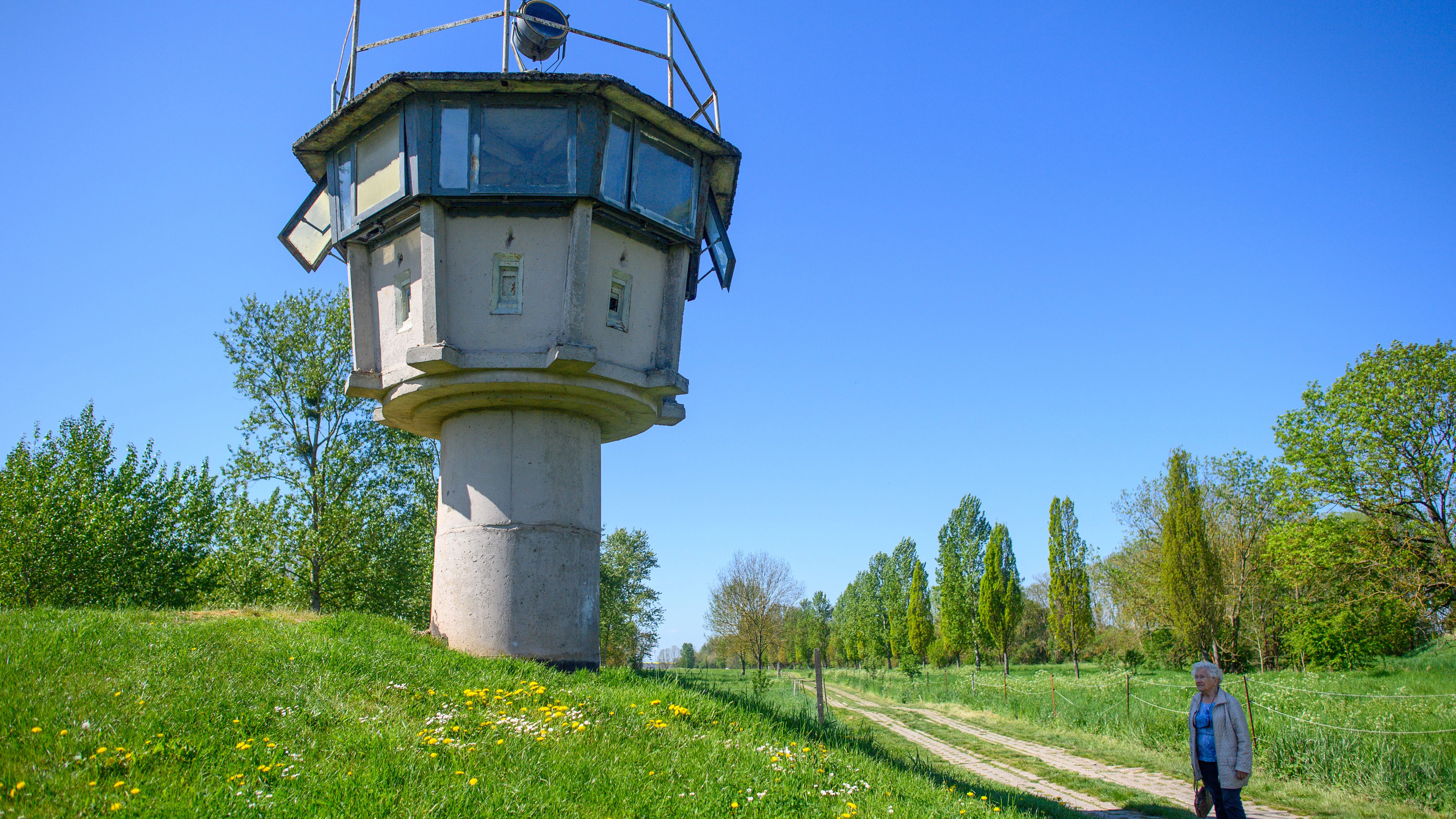 Sieht idyllisch aus, war es bis 1989 aber nicht: Grenzturm direkt an der Grenze zum Westen.