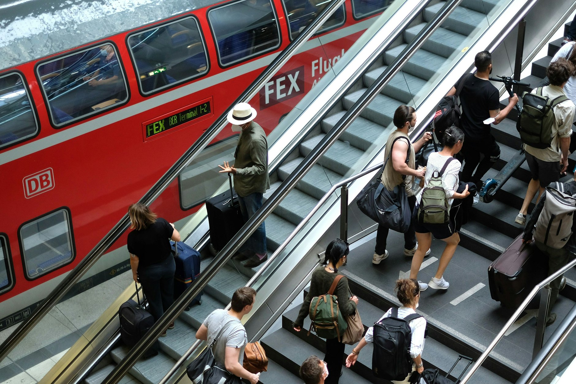Für 9 Euro an die Ostsee und zurück - damit das klappt, fahren zusätzliche Züge.
